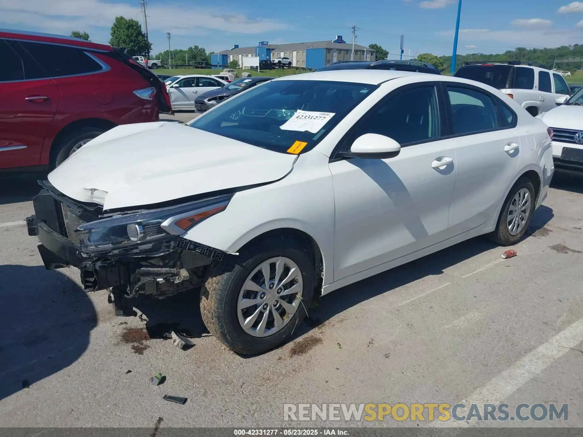 2 fotografías del automóvil dañado 3KPF24AD1PE550919 KIA FORTE 2023
