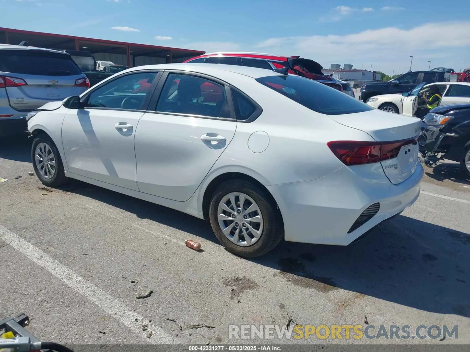 3 fotografías del automóvil dañado 3KPF24AD1PE550919 KIA FORTE 2023