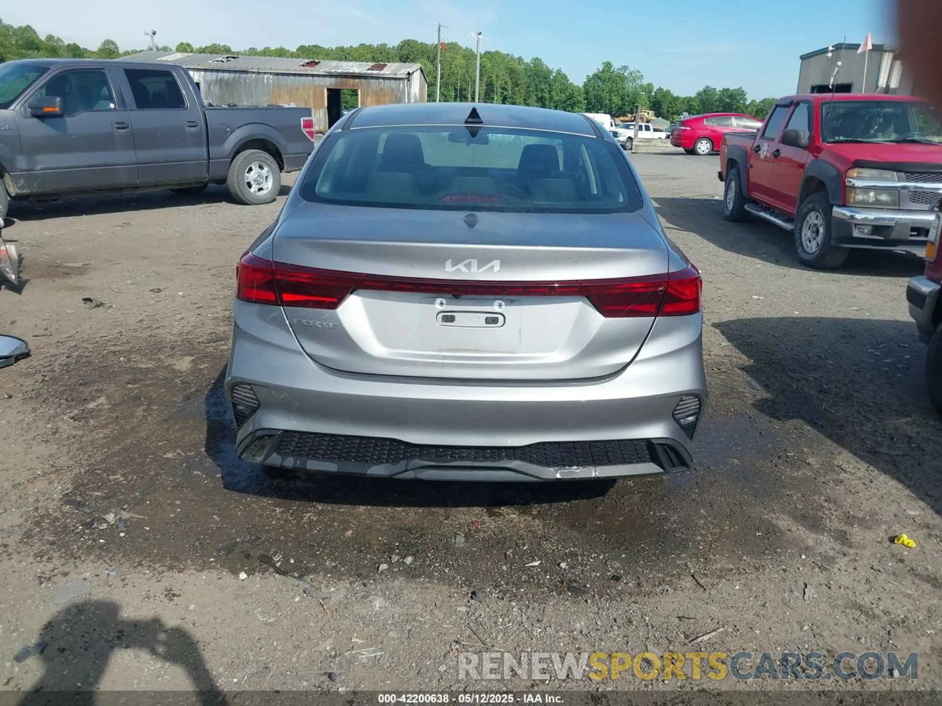 17 fotografías del automóvil dañado 3KPF24AD1PE555862 KIA FORTE 2023