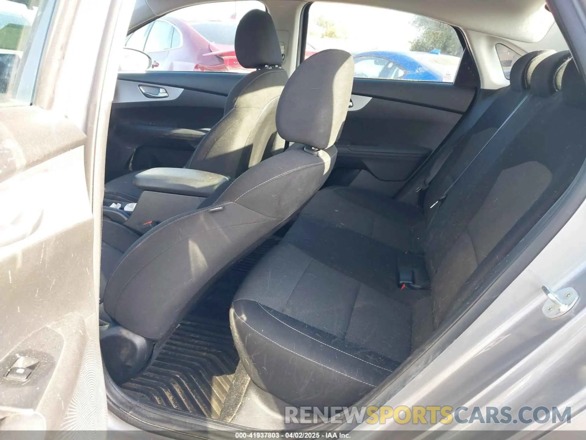 8 fotografías del automóvil dañado 3KPF24AD1PE558292 KIA FORTE 2023