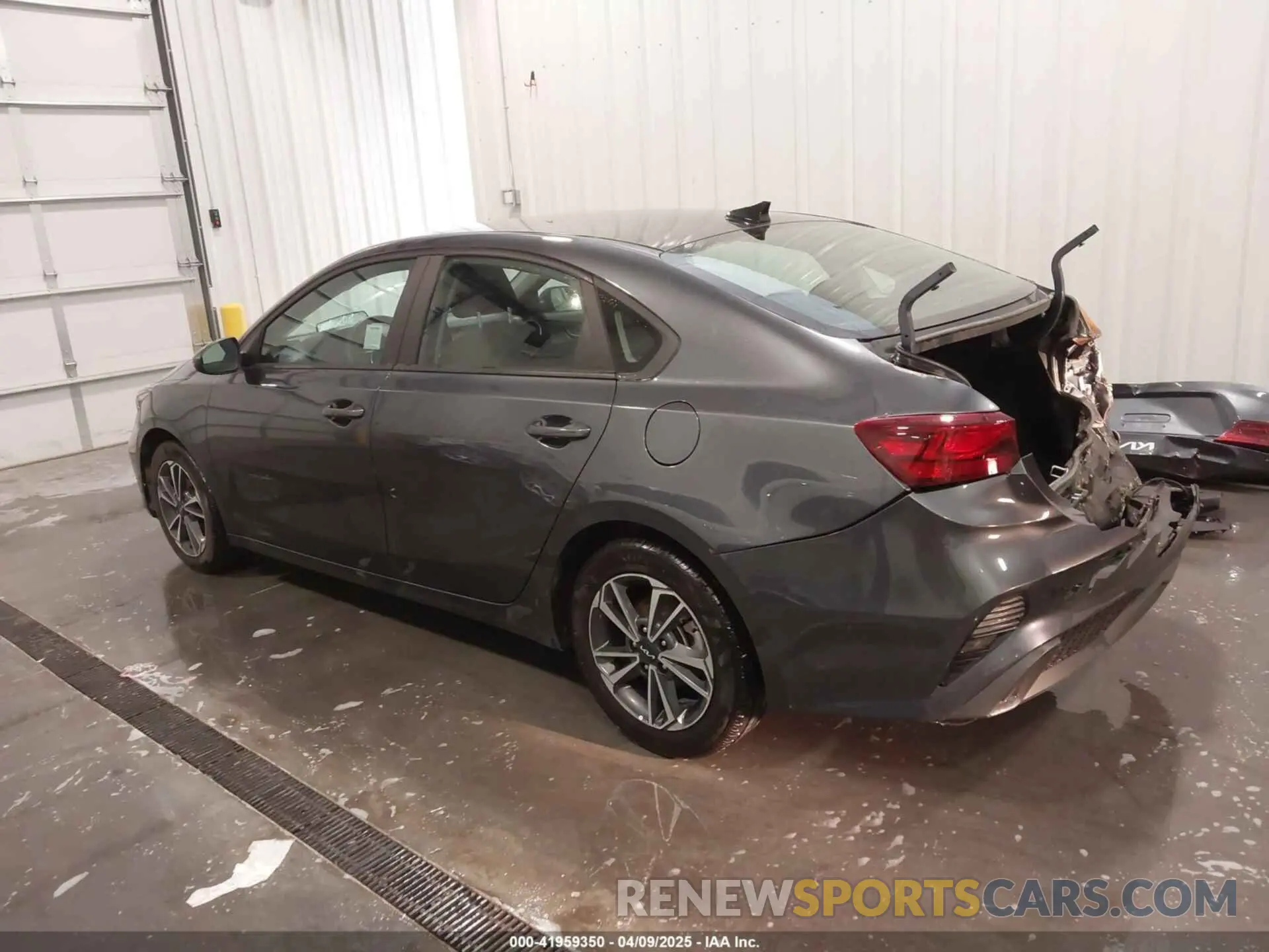 3 fotografías del automóvil dañado 3KPF24AD1PE558342 KIA FORTE 2023