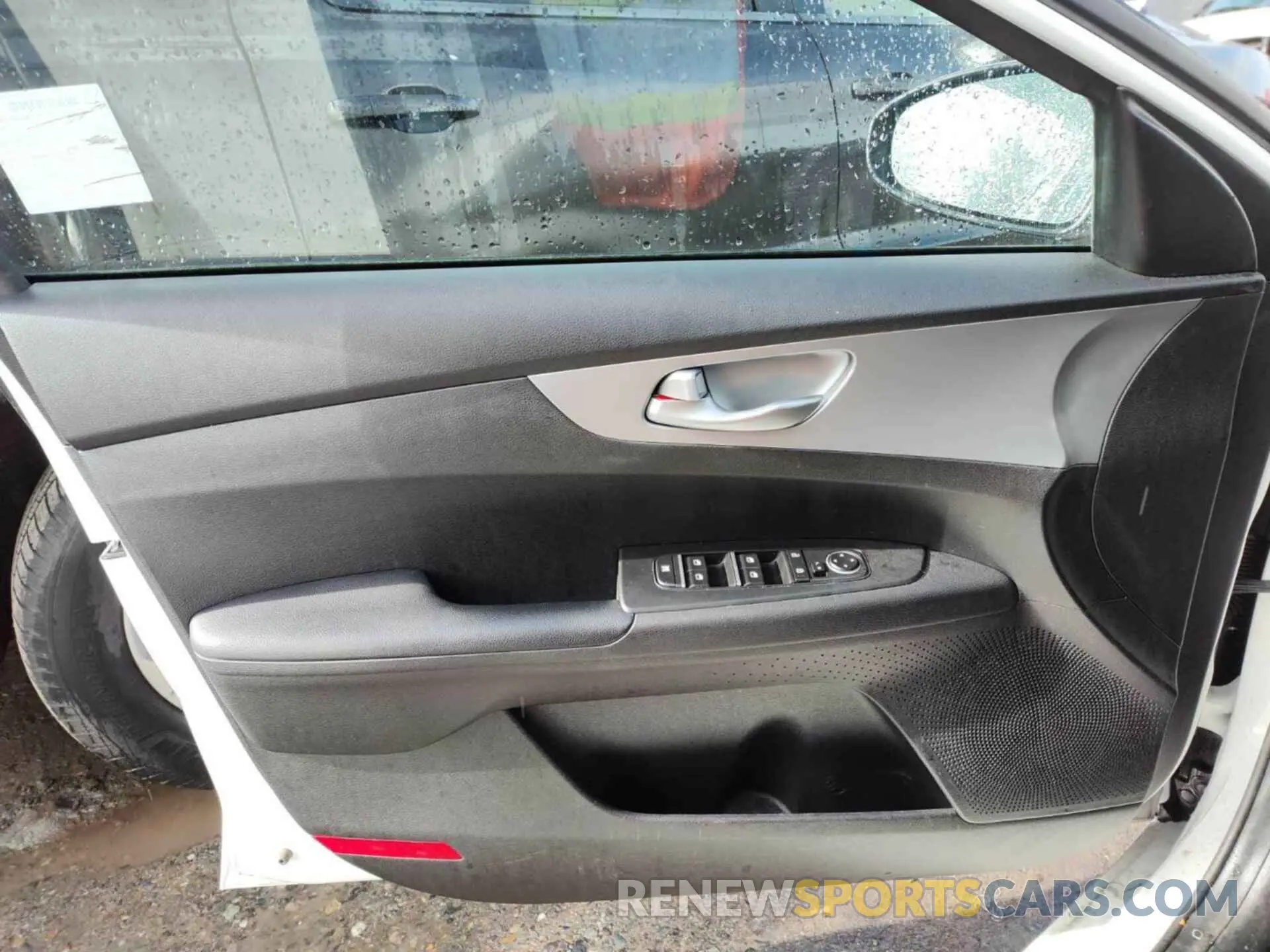 26 fotografías del automóvil dañado 3KPF24AD1PE579112 KIA FORTE 2023