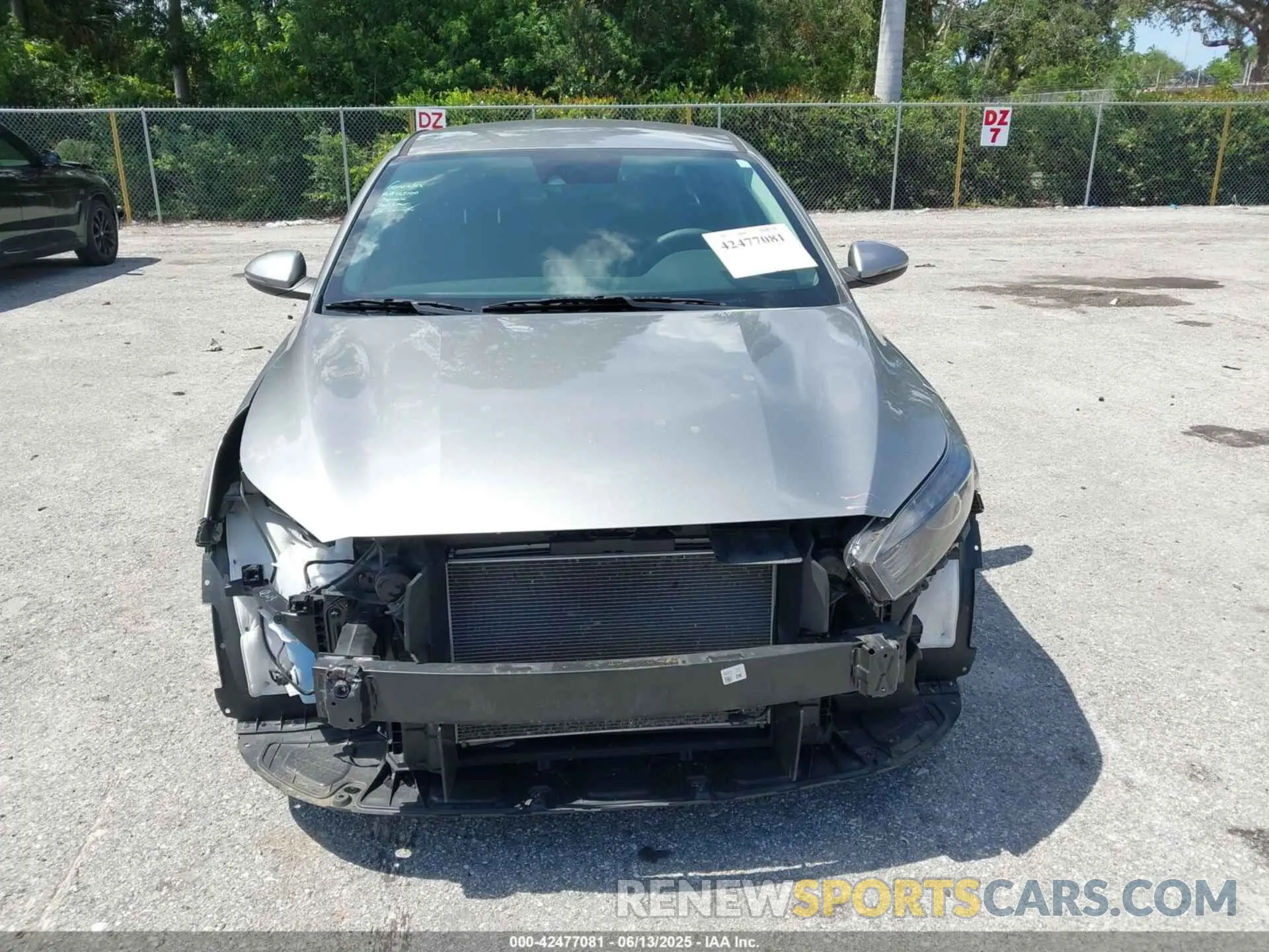 13 fotografías del automóvil dañado 3KPF24AD1PE592314 KIA FORTE 2023