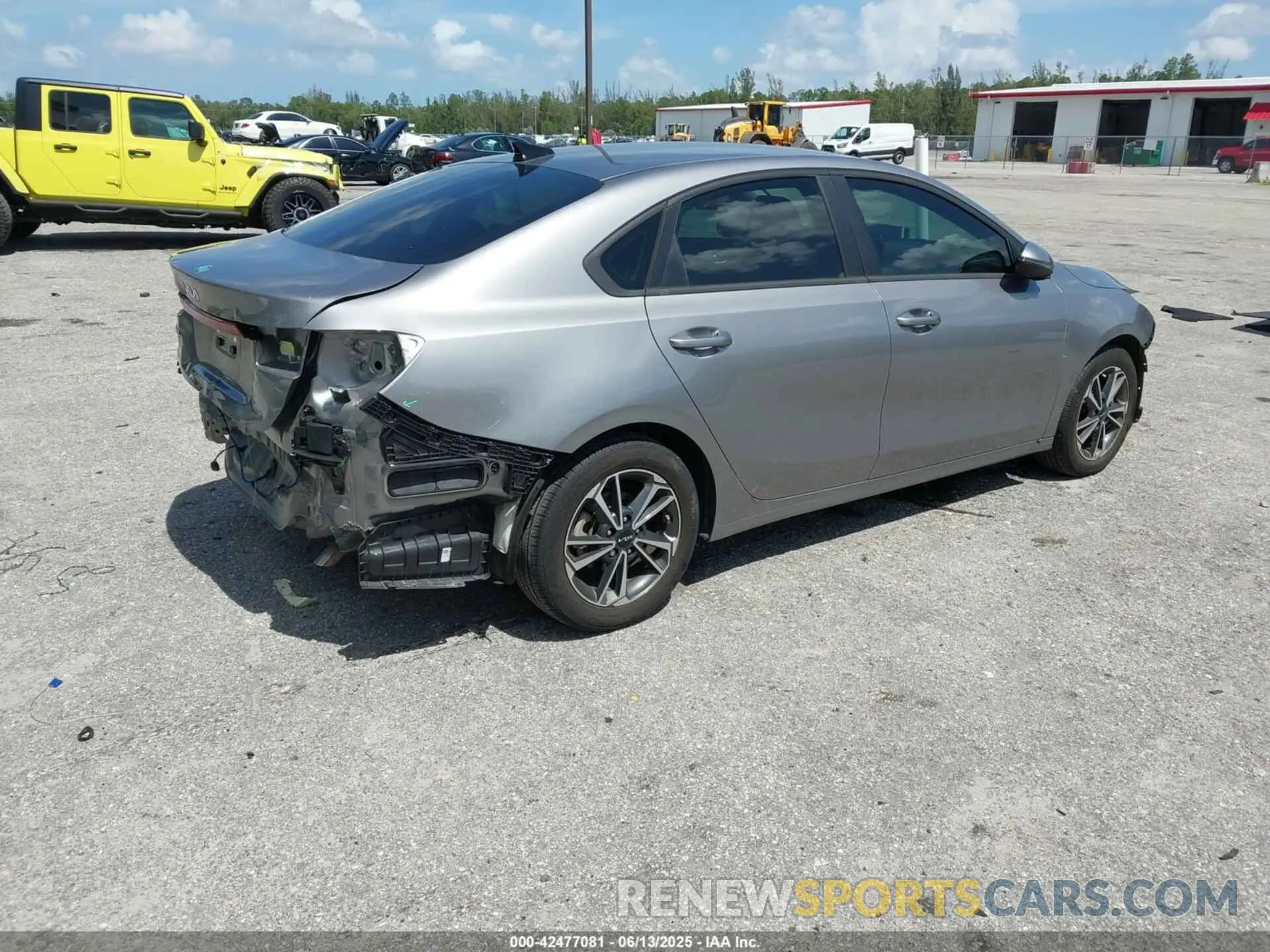 4 fotografías del automóvil dañado 3KPF24AD1PE592314 KIA FORTE 2023