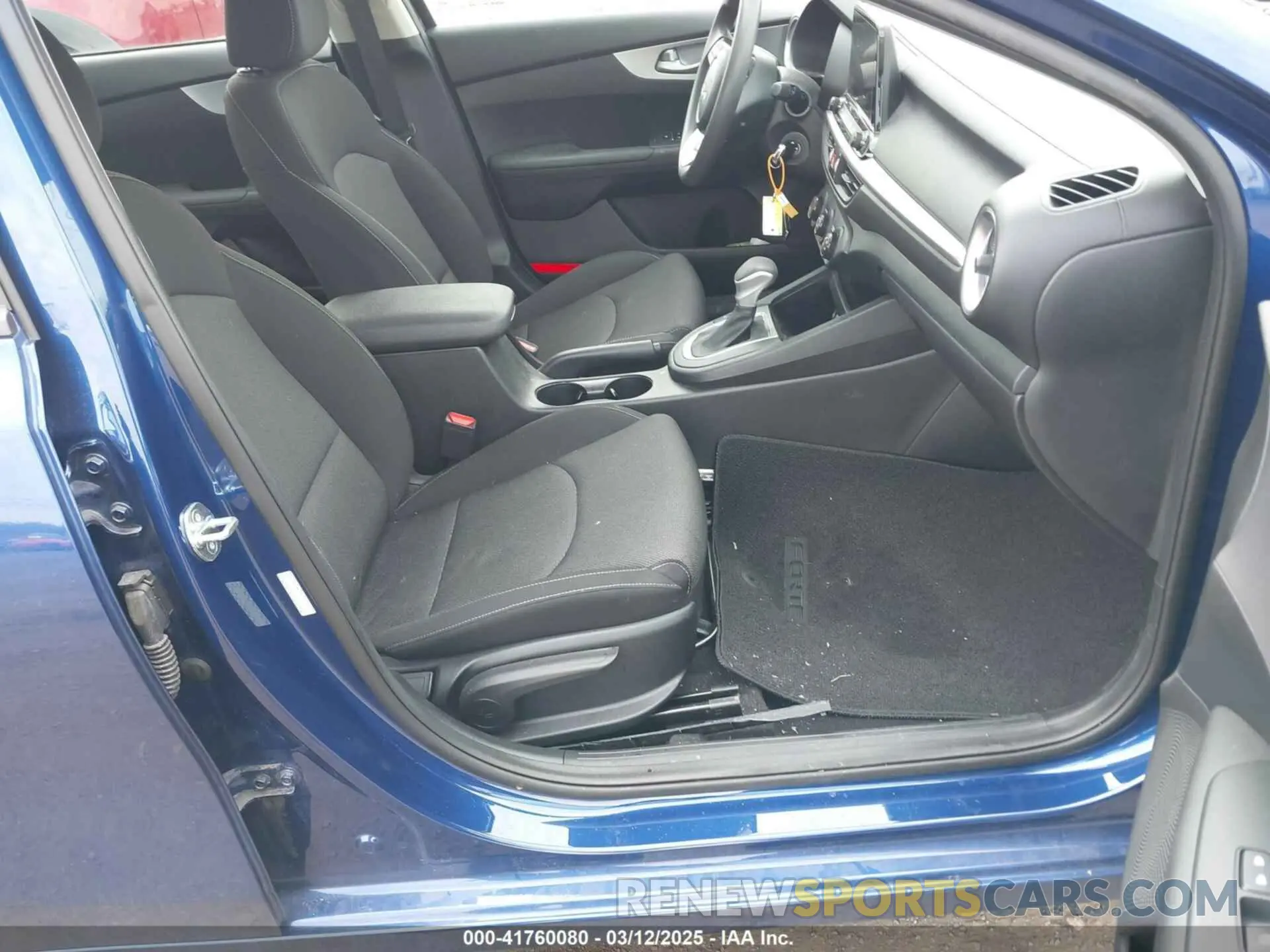 5 fotografías del automóvil dañado 3KPF24AD1PE602579 KIA FORTE 2023