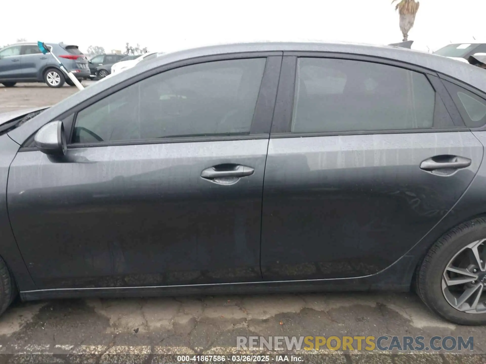 14 fotografías del automóvil dañado 3KPF24AD1PE607992 KIA FORTE 2023
