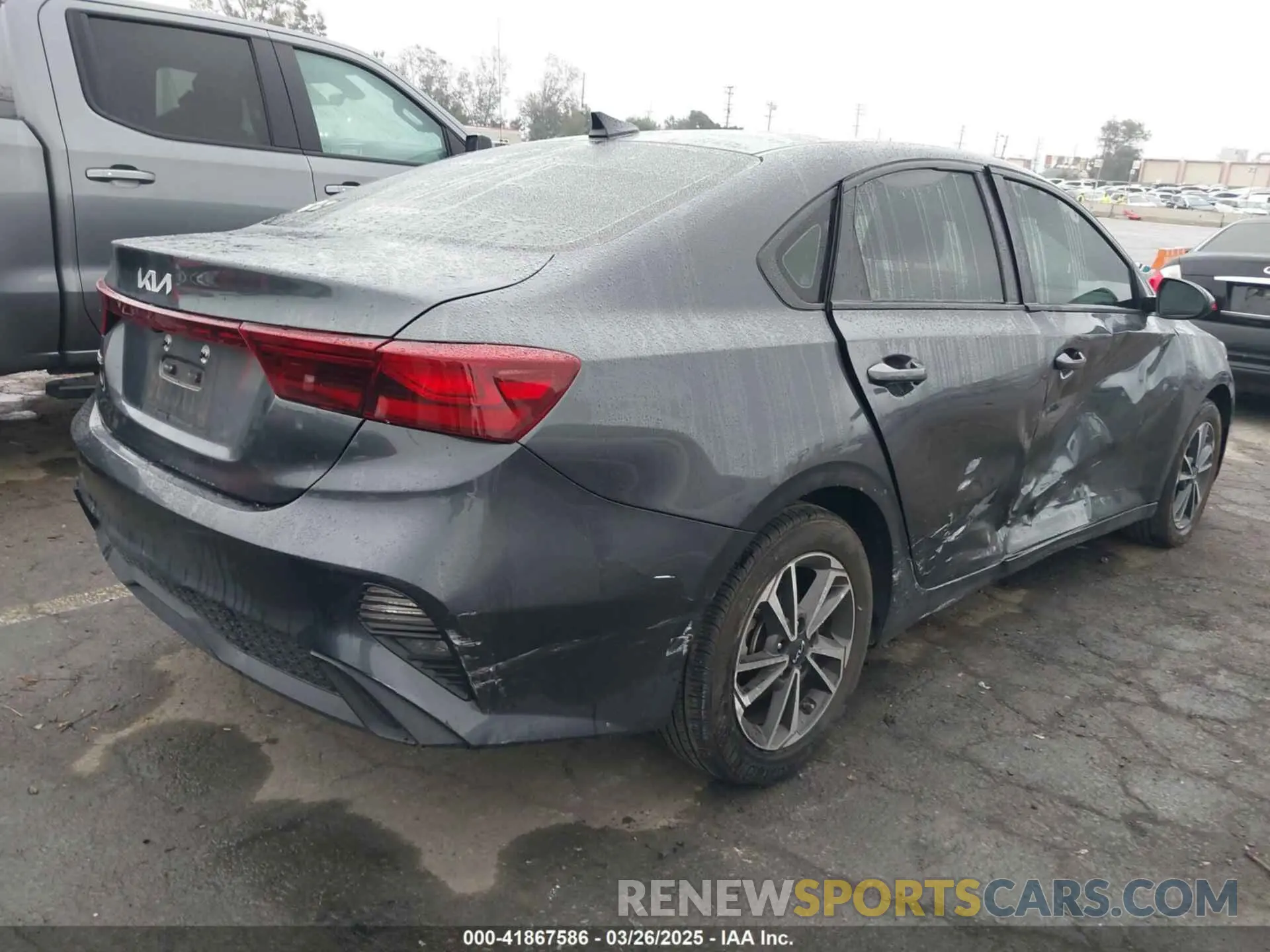 4 fotografías del automóvil dañado 3KPF24AD1PE607992 KIA FORTE 2023