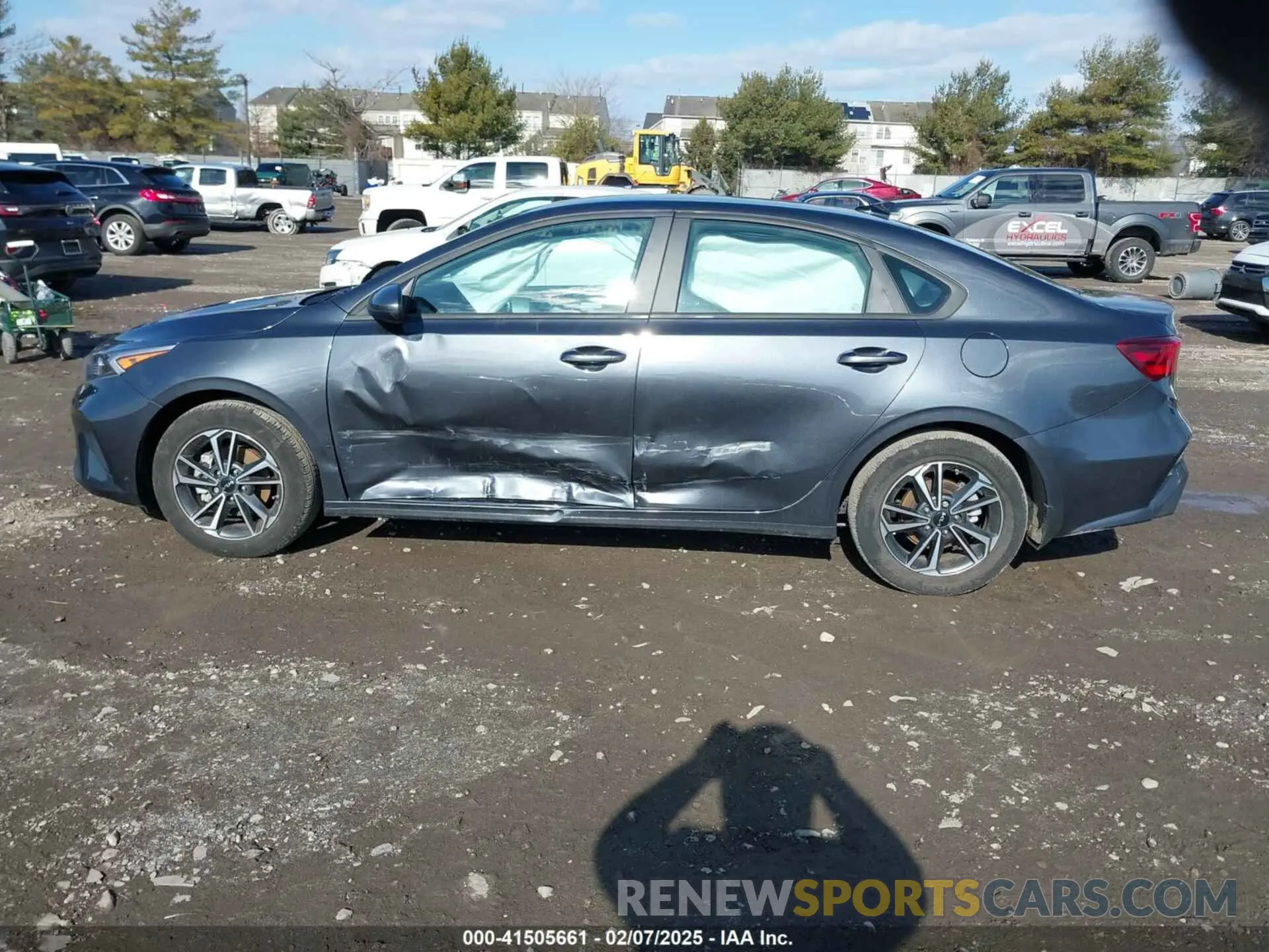 14 fotografías del automóvil dañado 3KPF24AD1PE611993 KIA FORTE 2023