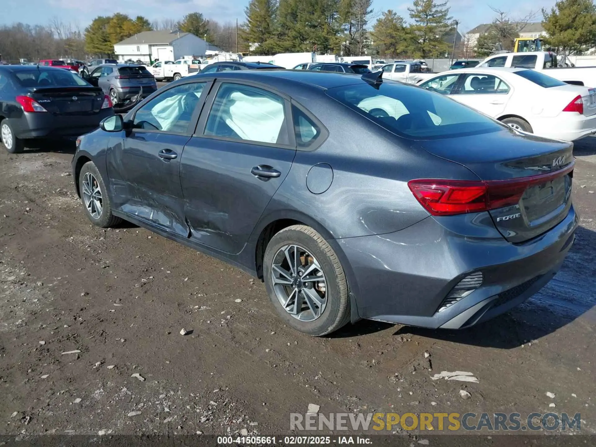 3 fotografías del automóvil dañado 3KPF24AD1PE611993 KIA FORTE 2023
