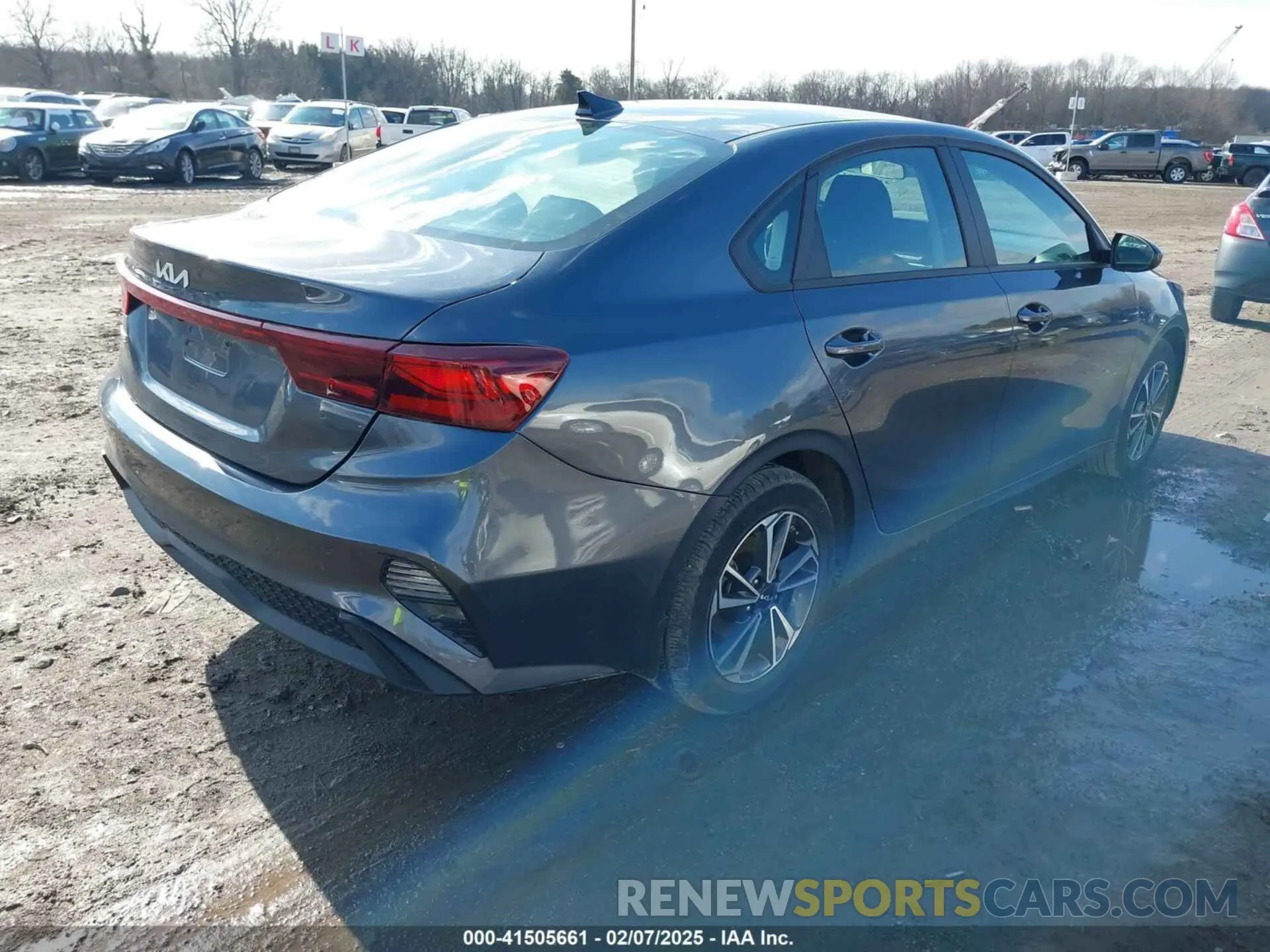4 fotografías del automóvil dañado 3KPF24AD1PE611993 KIA FORTE 2023