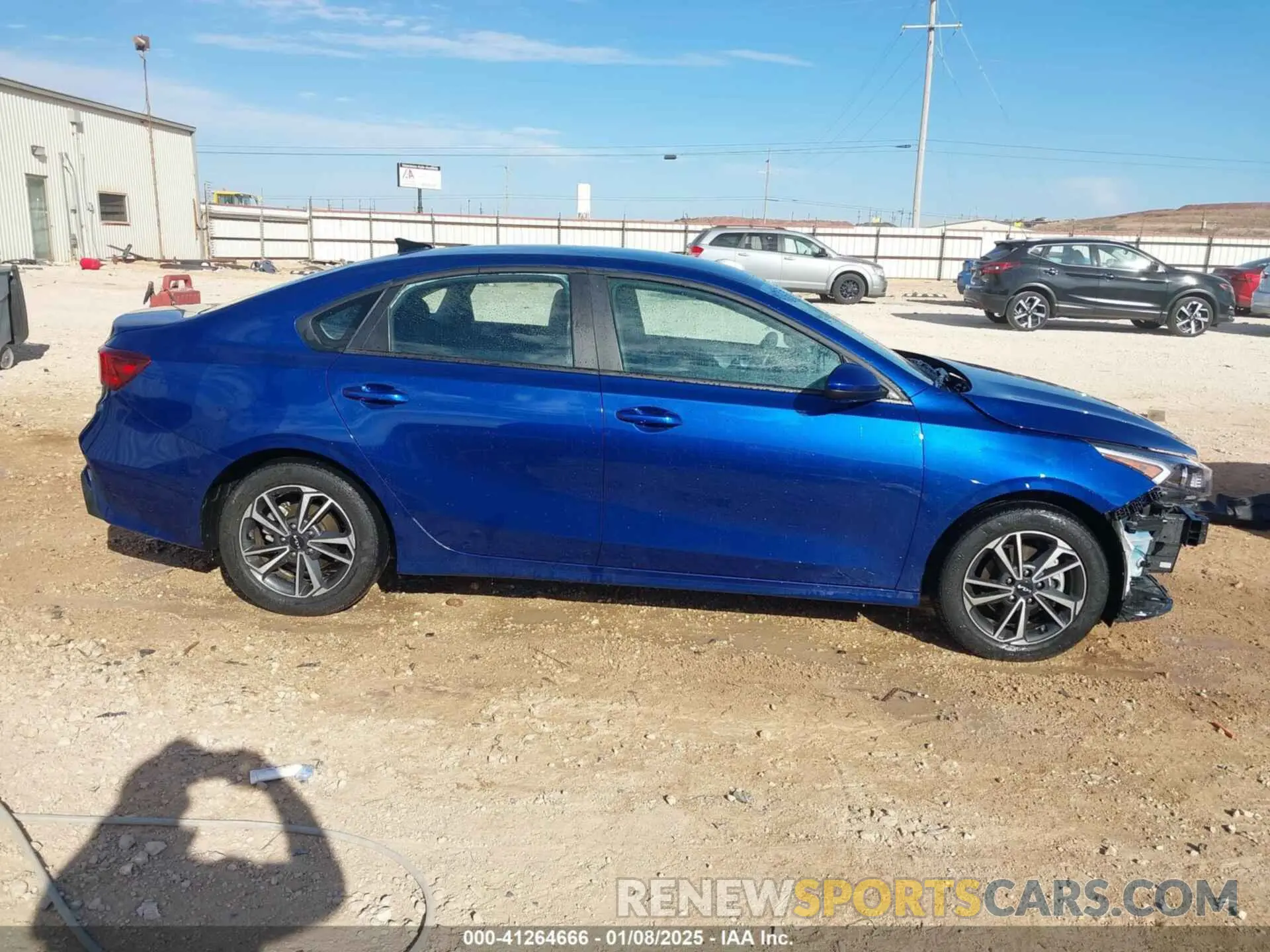 13 fotografías del automóvil dañado 3KPF24AD1PE613386 KIA FORTE 2023
