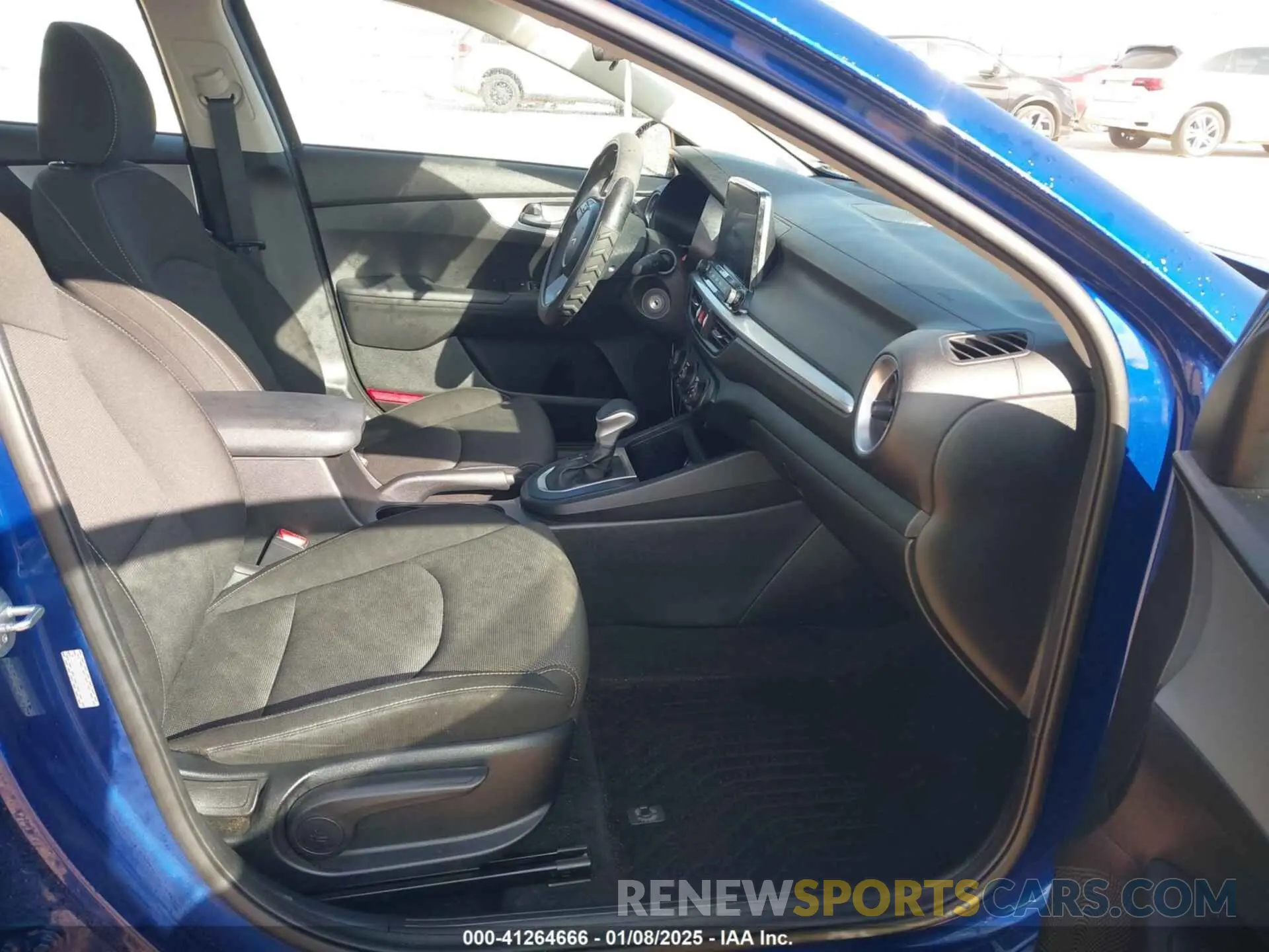 5 fotografías del automóvil dañado 3KPF24AD1PE613386 KIA FORTE 2023