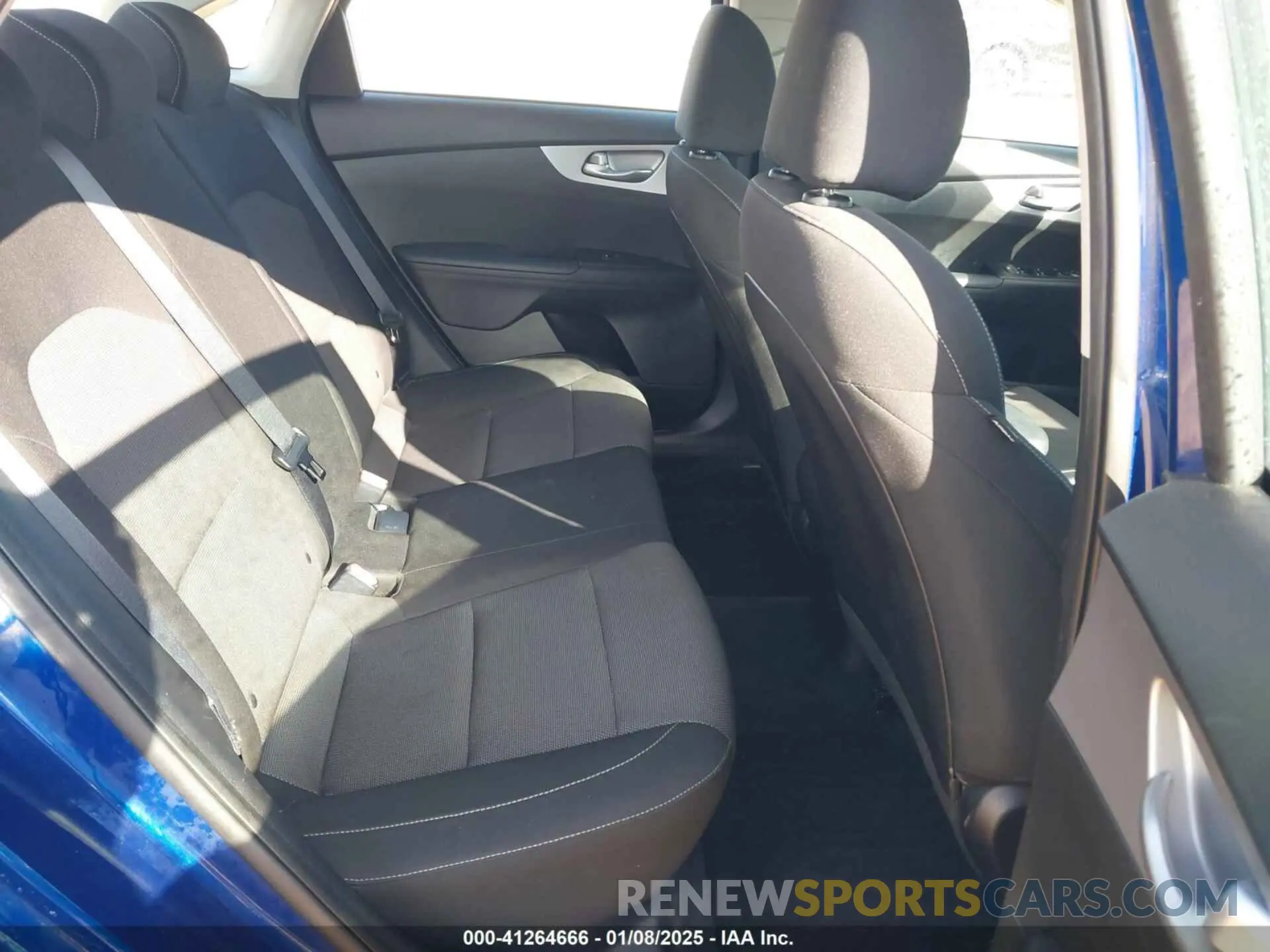 8 fotografías del automóvil dañado 3KPF24AD1PE613386 KIA FORTE 2023