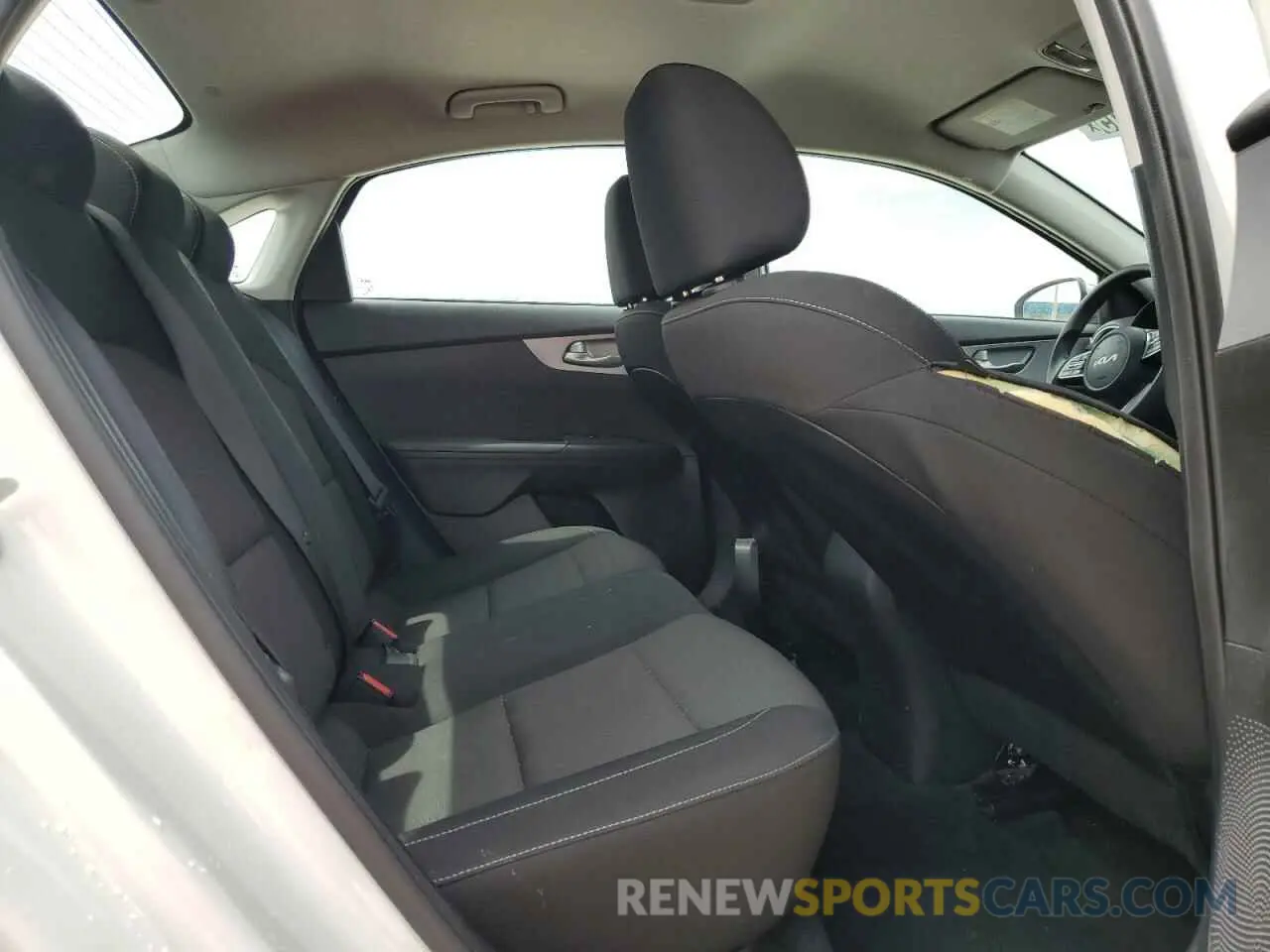 10 fotografías del automóvil dañado 3KPF24AD1PE615252 KIA FORTE 2023