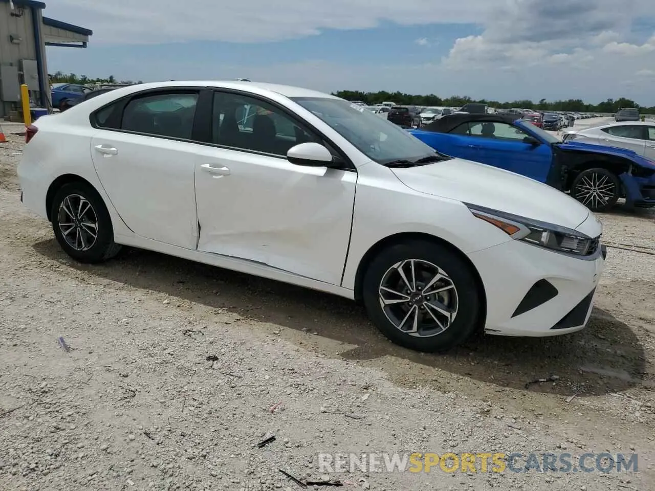 4 fotografías del automóvil dañado 3KPF24AD1PE615252 KIA FORTE 2023