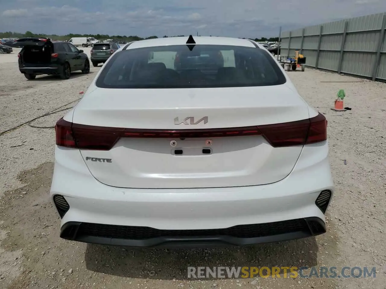 6 fotografías del automóvil dañado 3KPF24AD1PE615252 KIA FORTE 2023