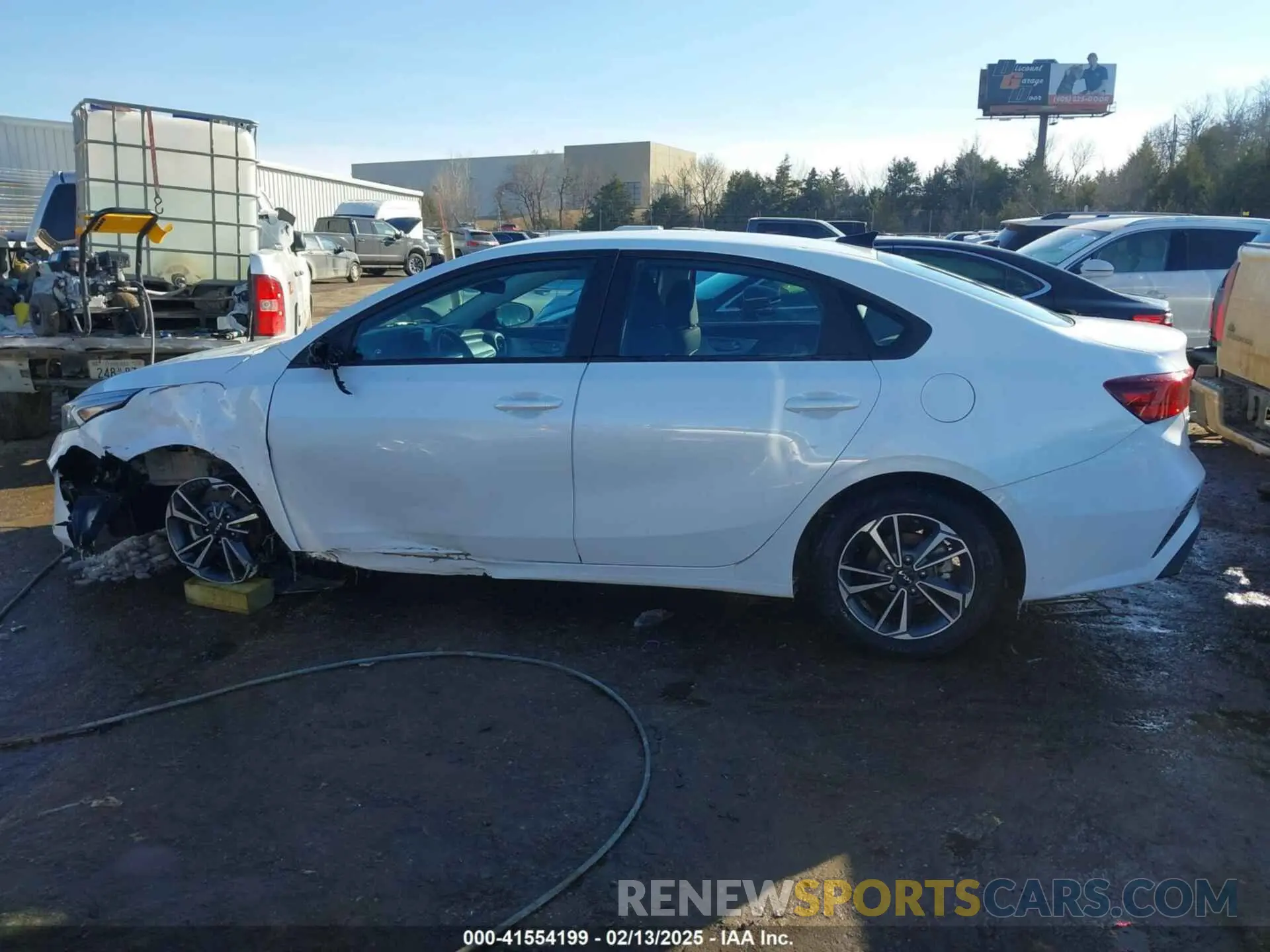 14 fotografías del automóvil dañado 3KPF24AD1PE621729 KIA FORTE 2023