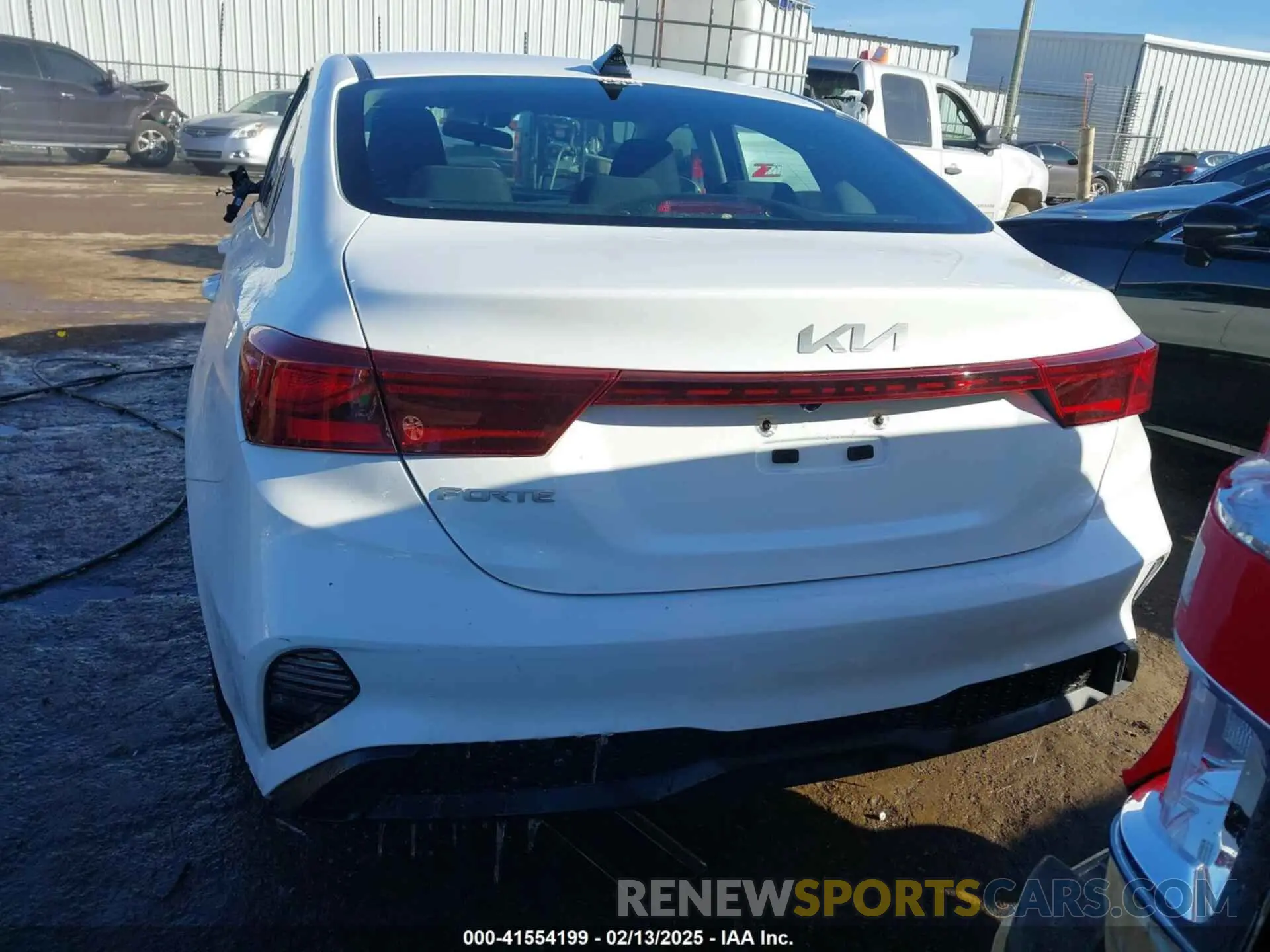 16 fotografías del automóvil dañado 3KPF24AD1PE621729 KIA FORTE 2023