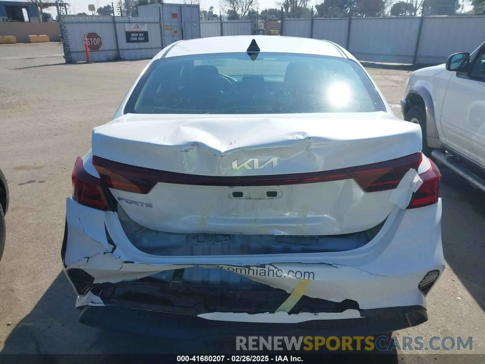 16 fotografías del automóvil dañado 3KPF24AD1PE652866 KIA FORTE 2023
