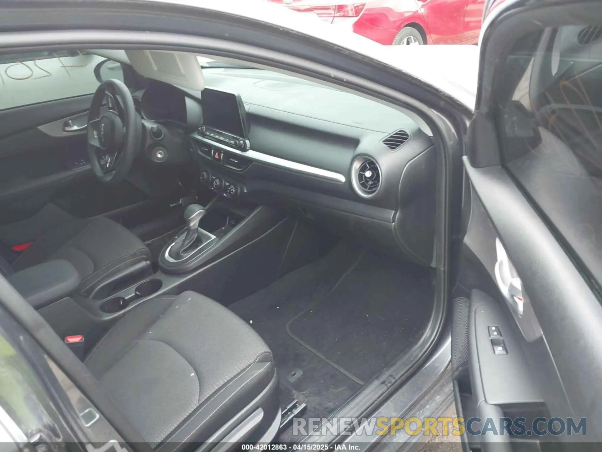 5 fotografías del automóvil dañado 3KPF24AD1PE668548 KIA FORTE 2023