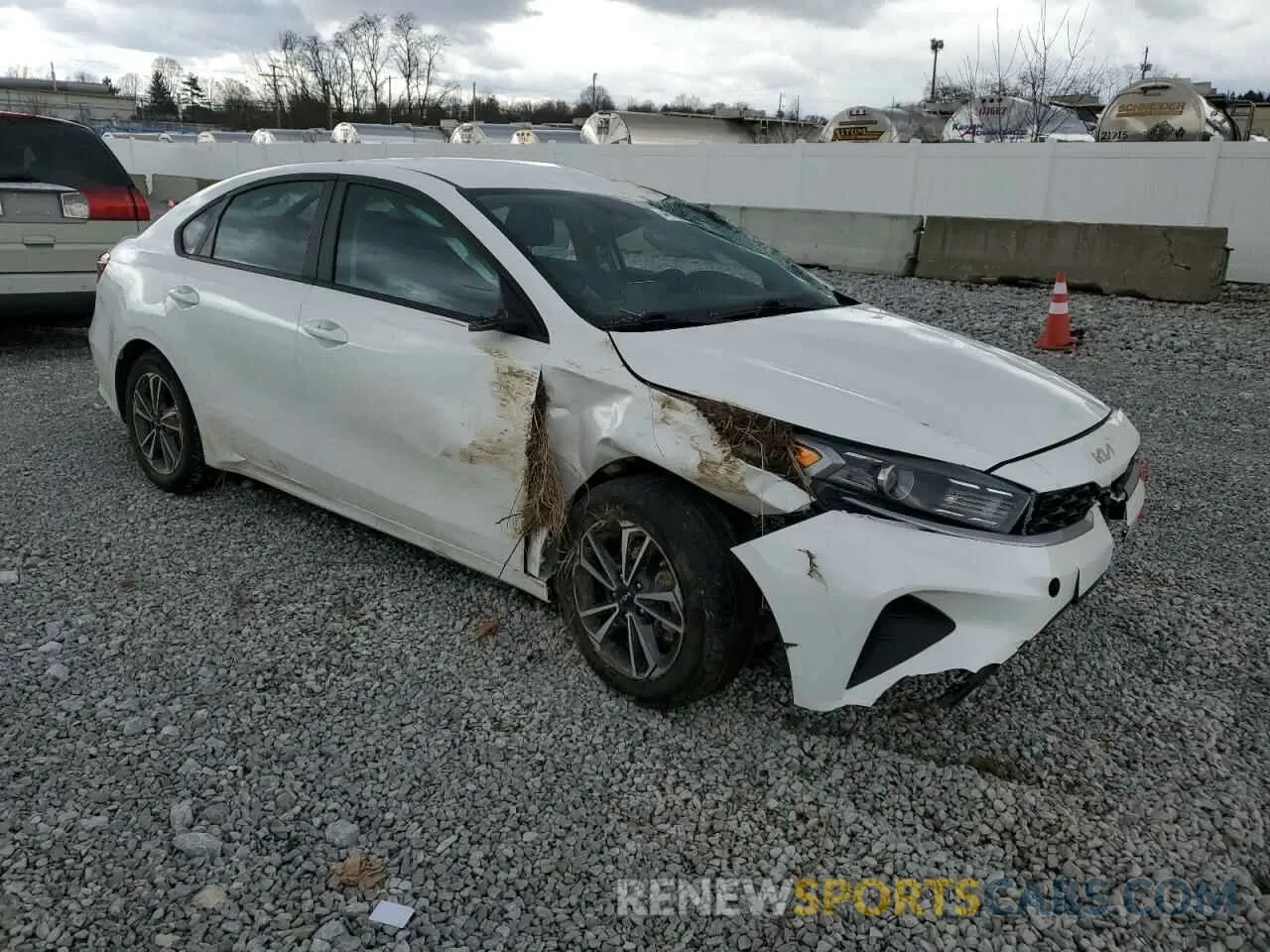 4 fotografías del automóvil dañado 3KPF24AD2PE506427 KIA FORTE 2023