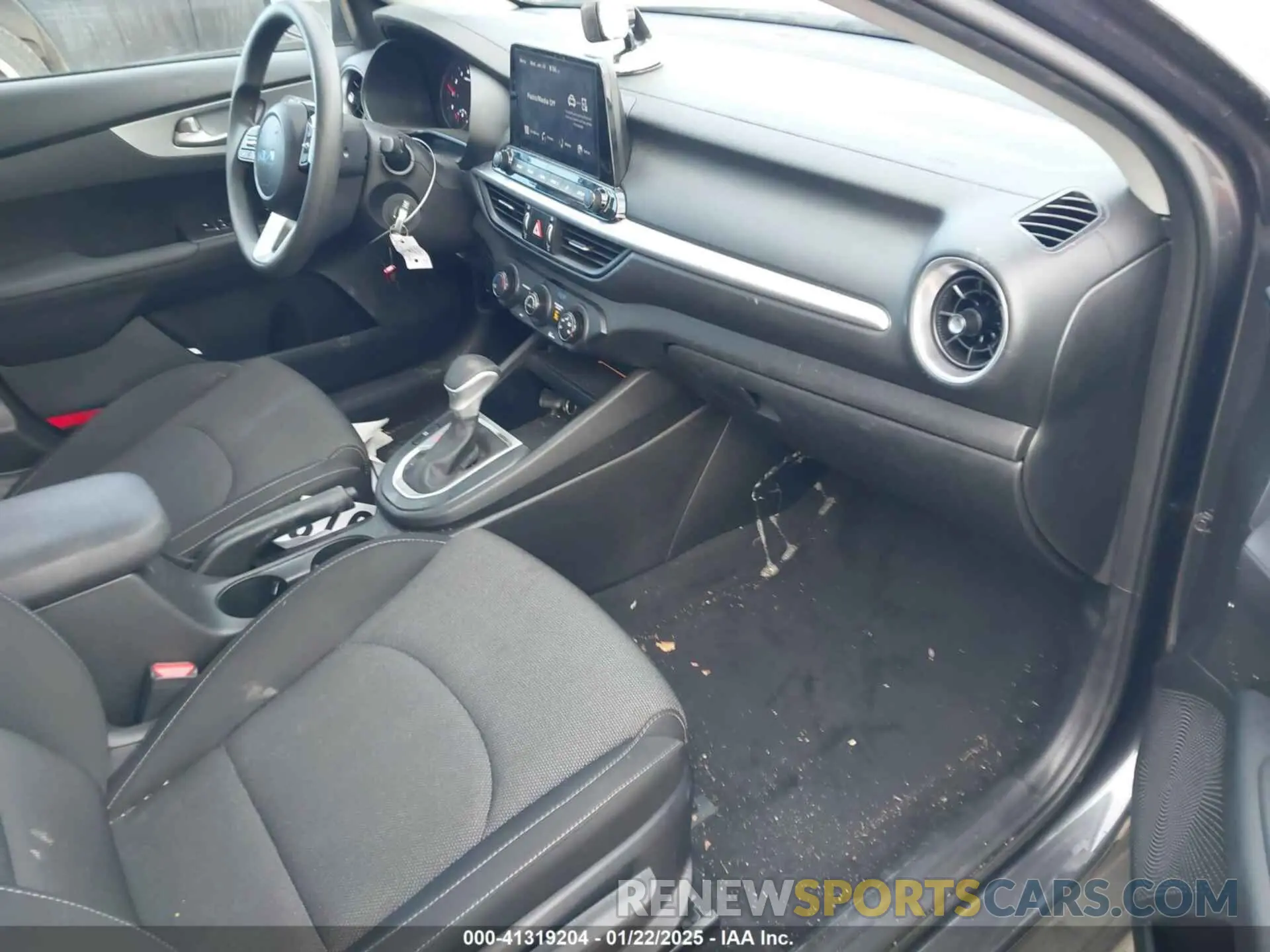 5 fotografías del automóvil dañado 3KPF24AD2PE522336 KIA FORTE 2023
