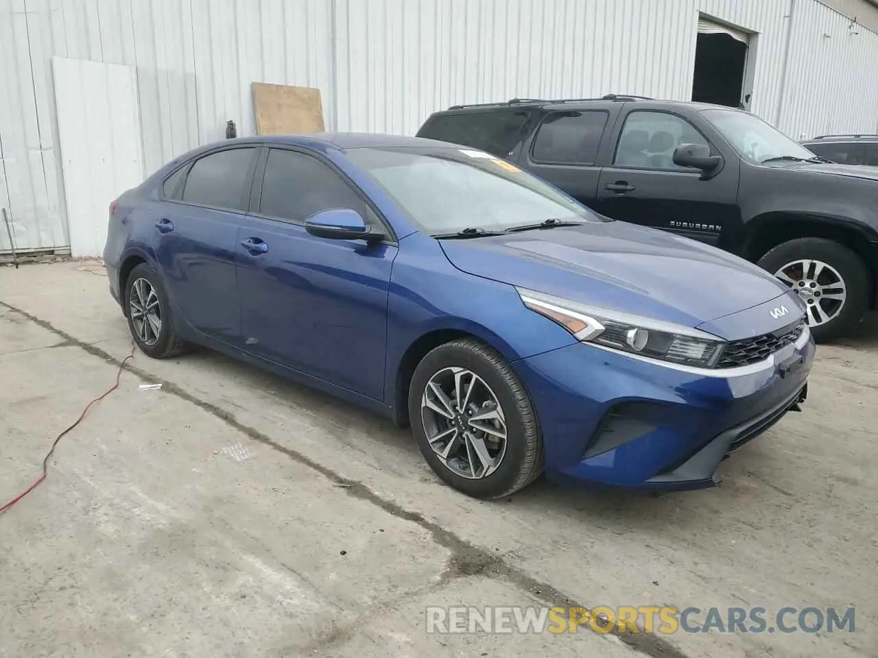 4 fotografías del automóvil dañado 3KPF24AD2PE525642 KIA FORTE 2023