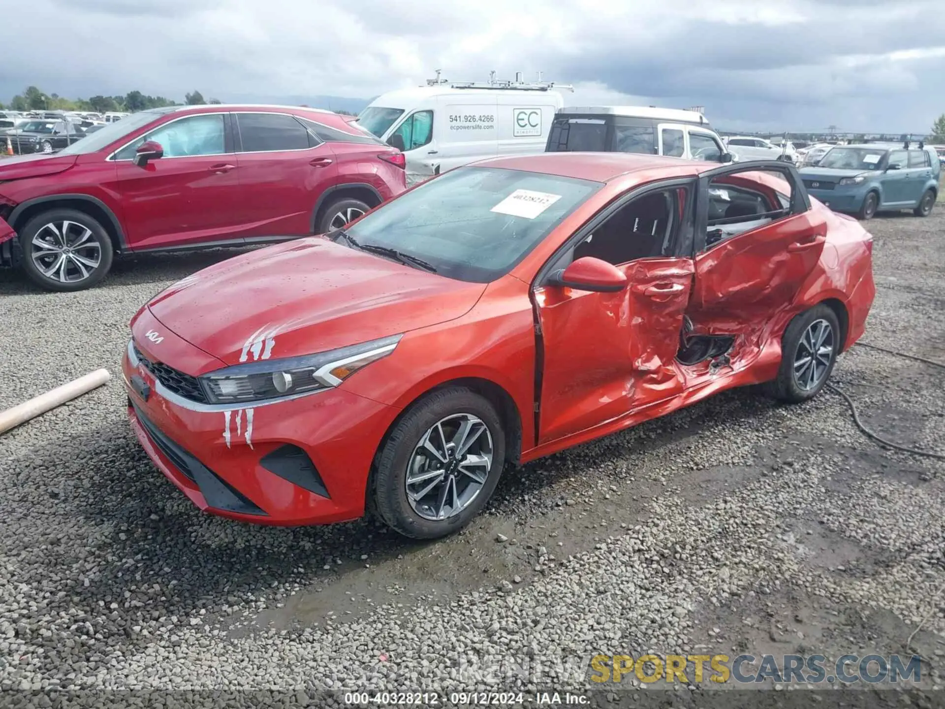 2 fotografías del automóvil dañado 3KPF24AD2PE526466 KIA FORTE 2023