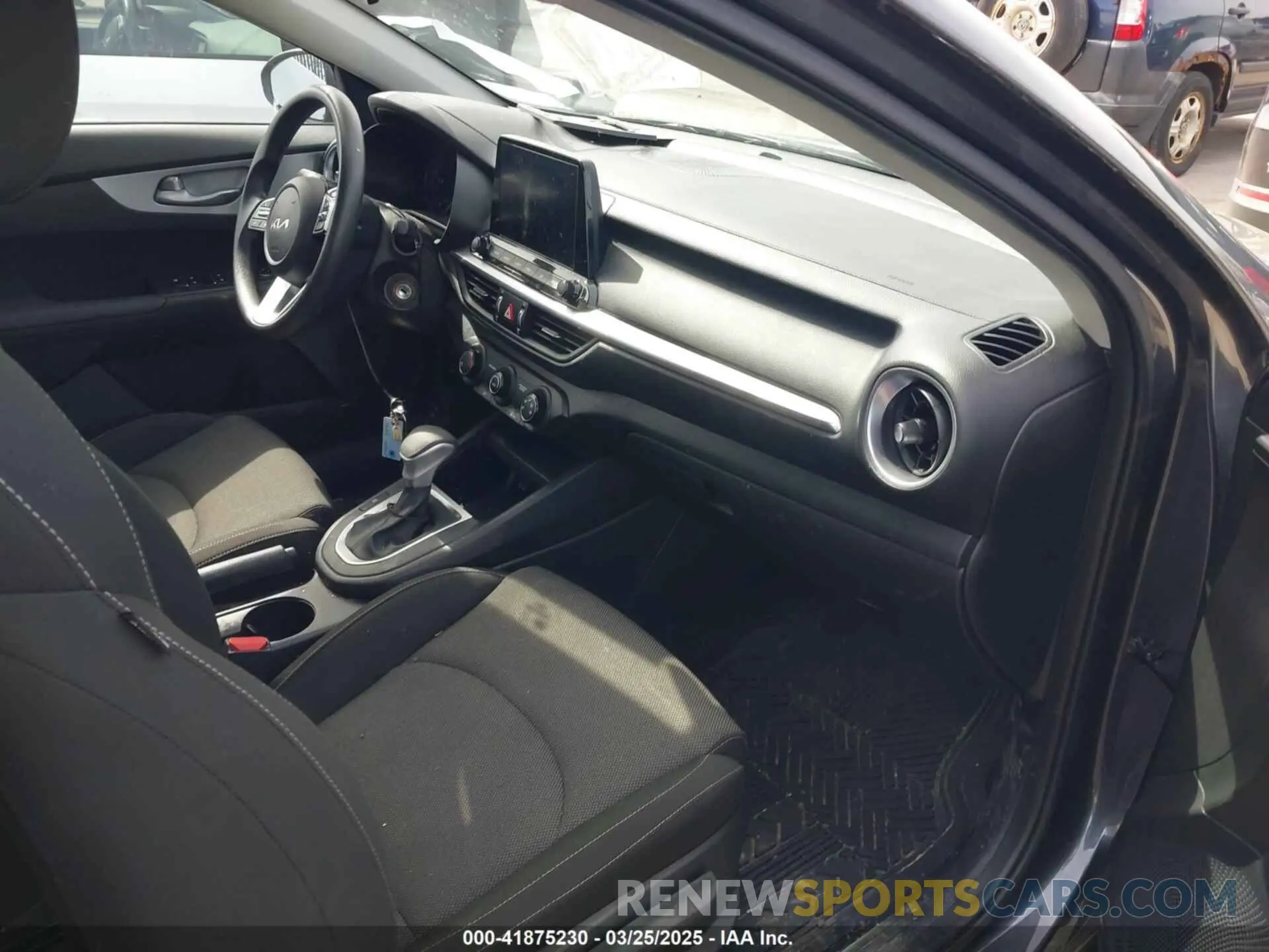 4 fotografías del automóvil dañado 3KPF24AD2PE551187 KIA FORTE 2023