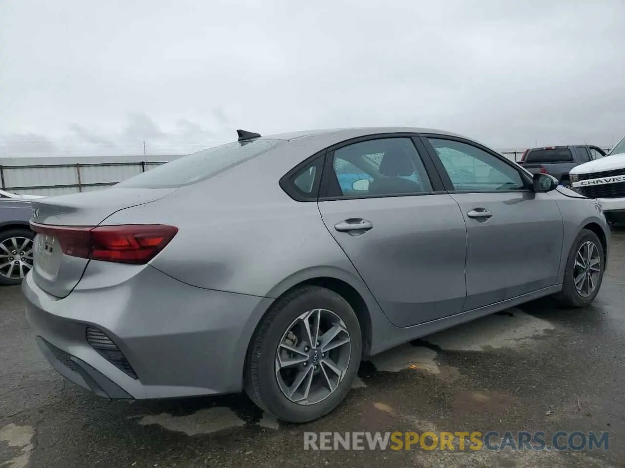 3 fotografías del automóvil dañado 3KPF24AD2PE554901 KIA FORTE 2023