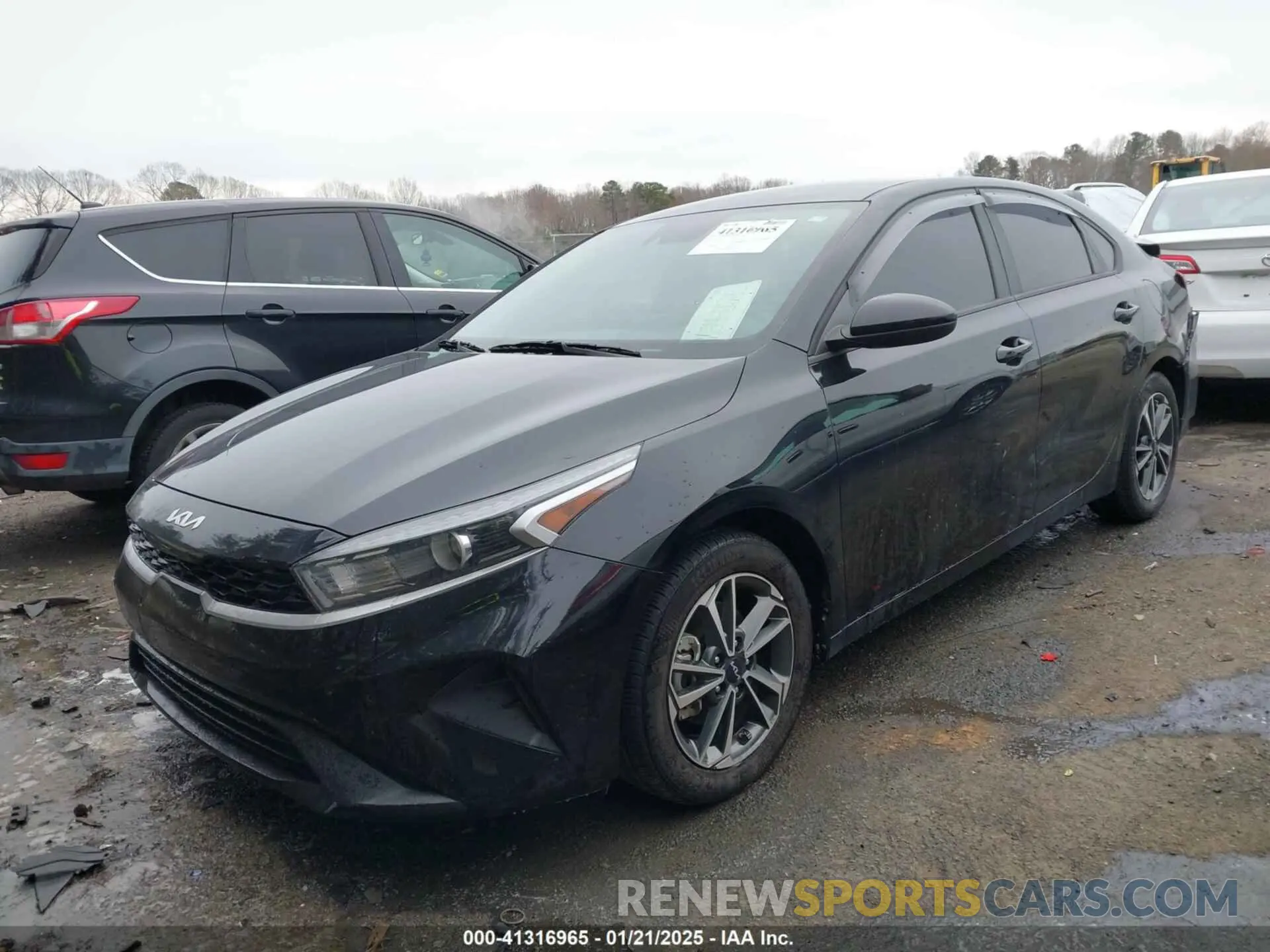 2 fotografías del automóvil dañado 3KPF24AD2PE574565 KIA FORTE 2023