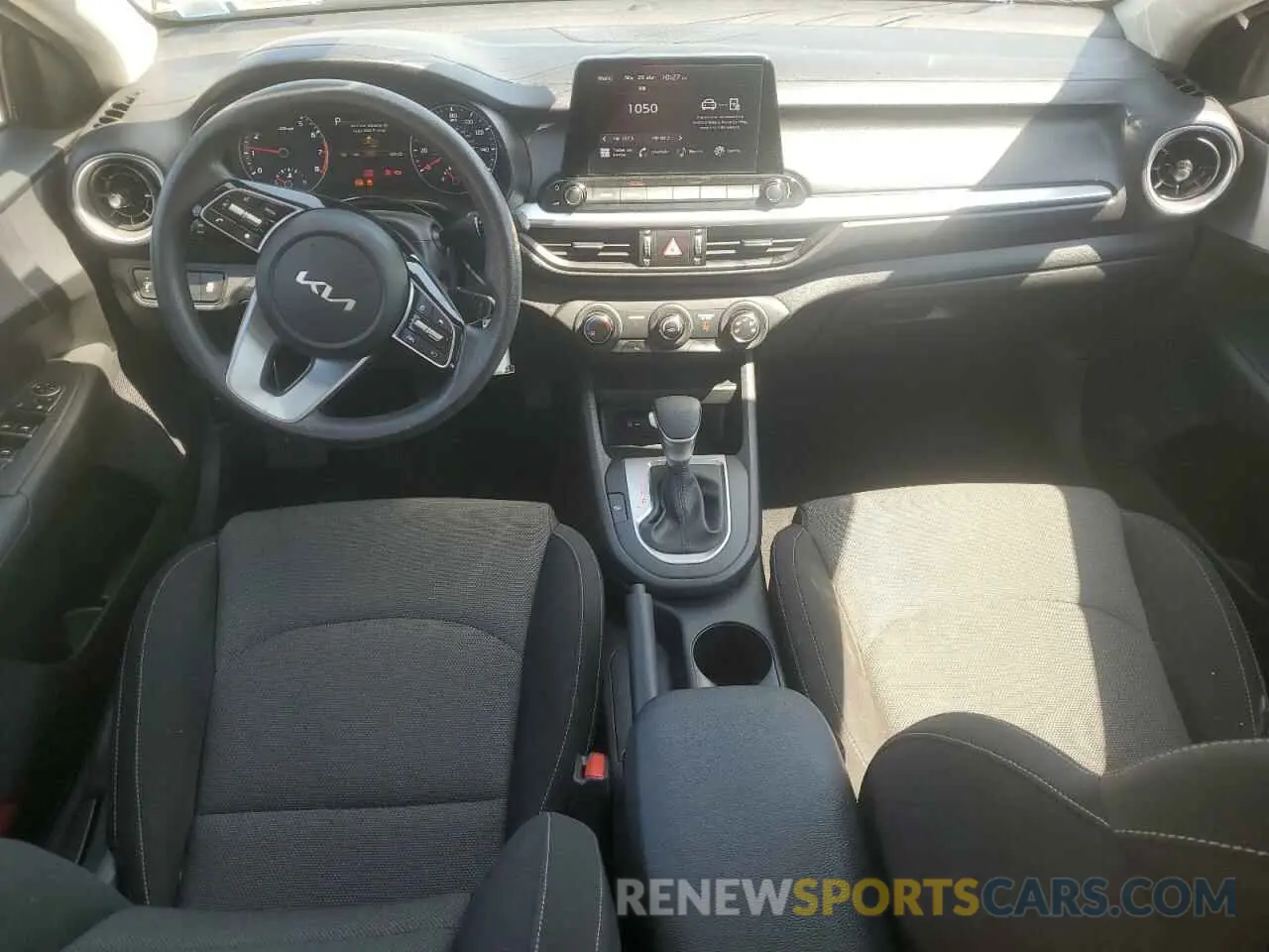 8 fotografías del automóvil dañado 3KPF24AD2PE579457 KIA FORTE 2023