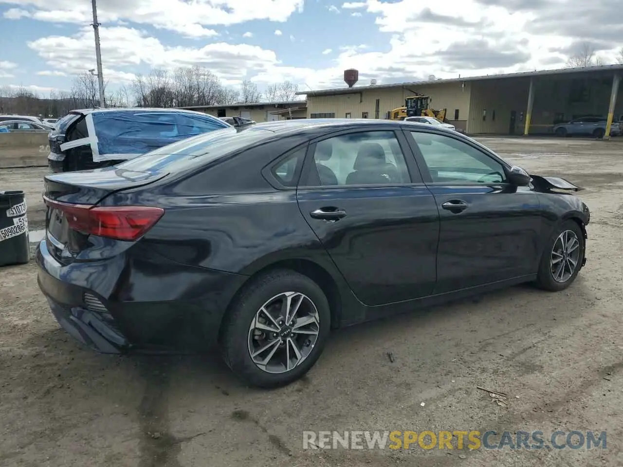 3 fotografías del automóvil dañado 3KPF24AD2PE586764 KIA FORTE 2023