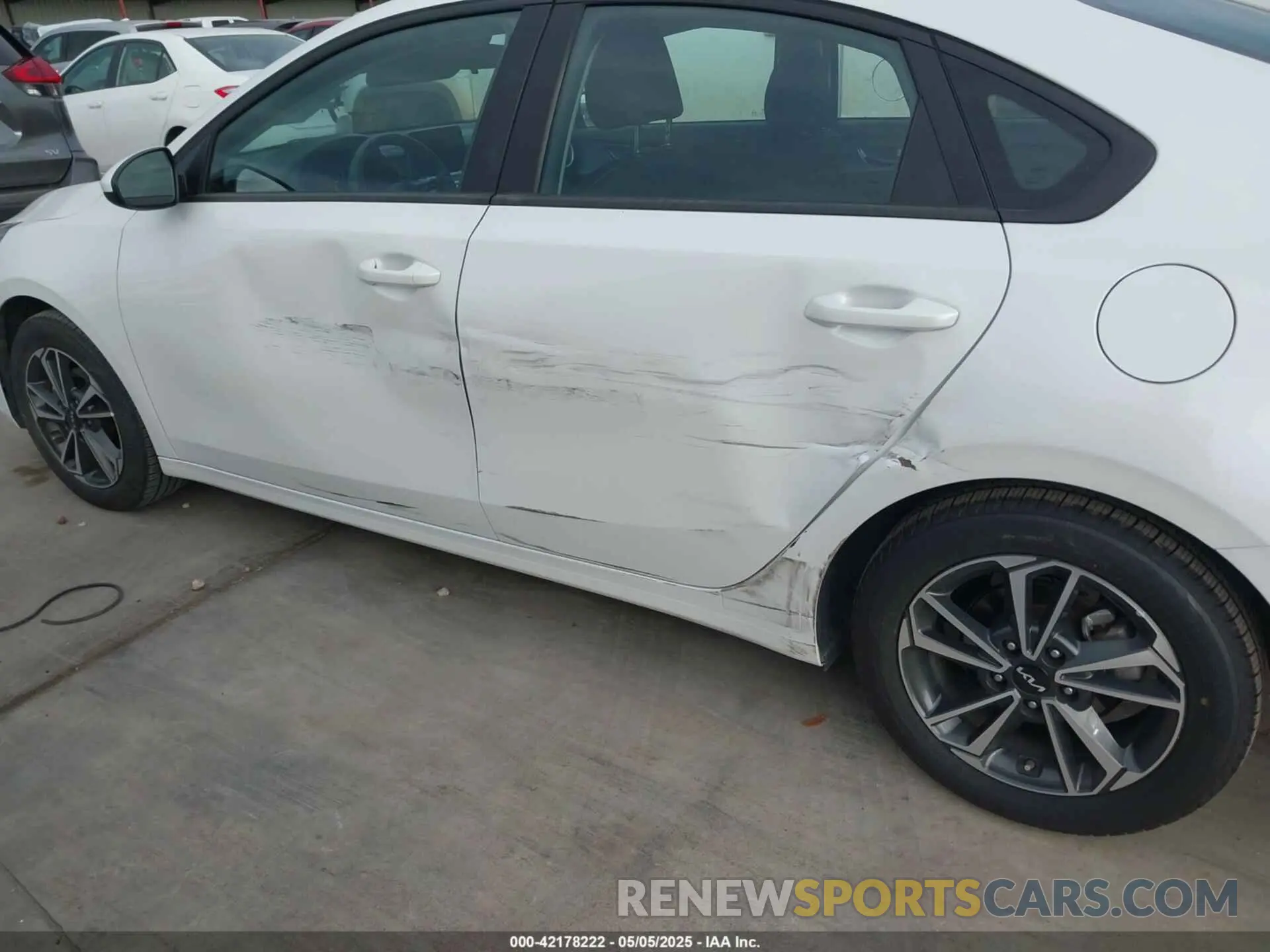 6 fotografías del automóvil dañado 3KPF24AD2PE602140 KIA FORTE 2023
