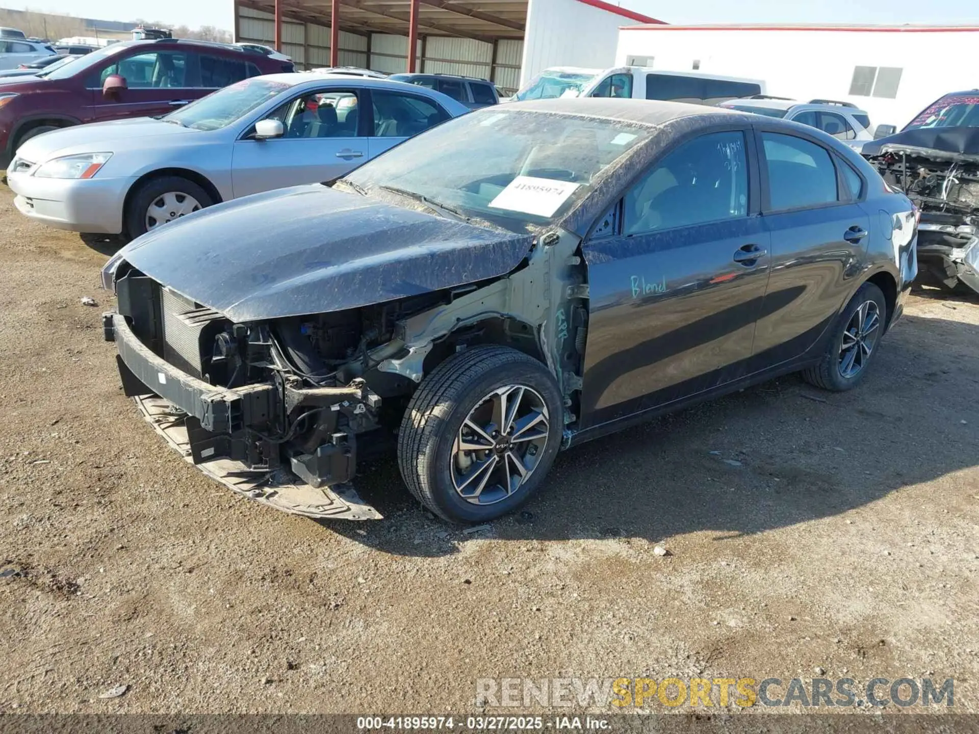 2 fotografías del automóvil dañado 3KPF24AD2PE621819 KIA FORTE 2023
