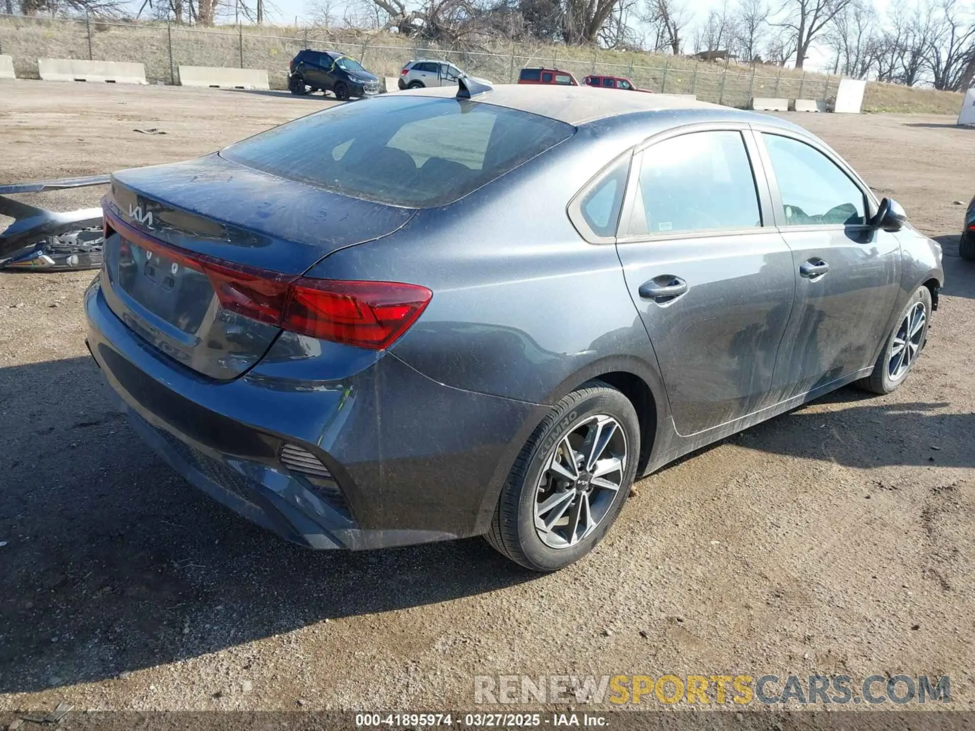 4 fotografías del automóvil dañado 3KPF24AD2PE621819 KIA FORTE 2023