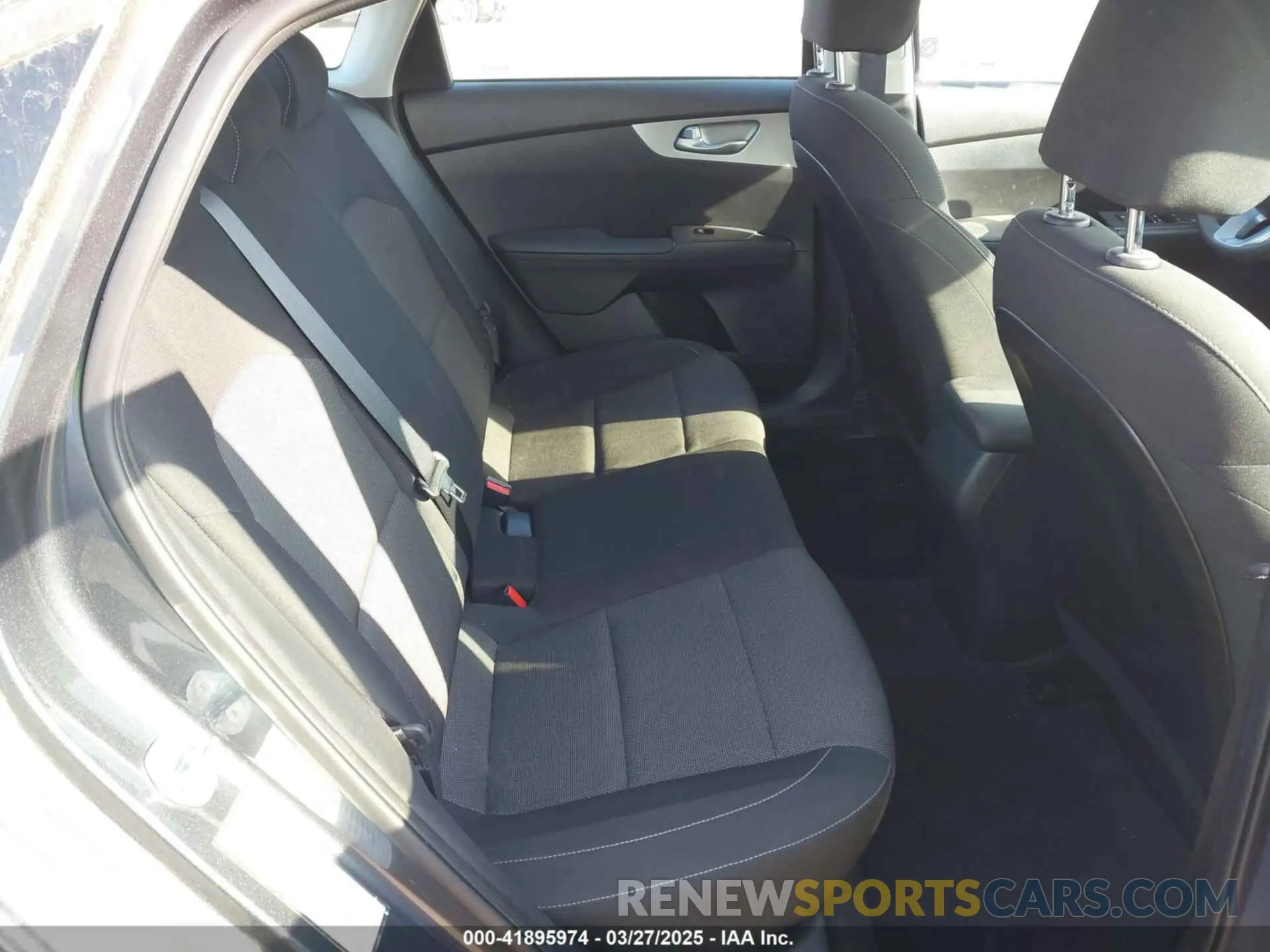 8 fotografías del automóvil dañado 3KPF24AD2PE621819 KIA FORTE 2023