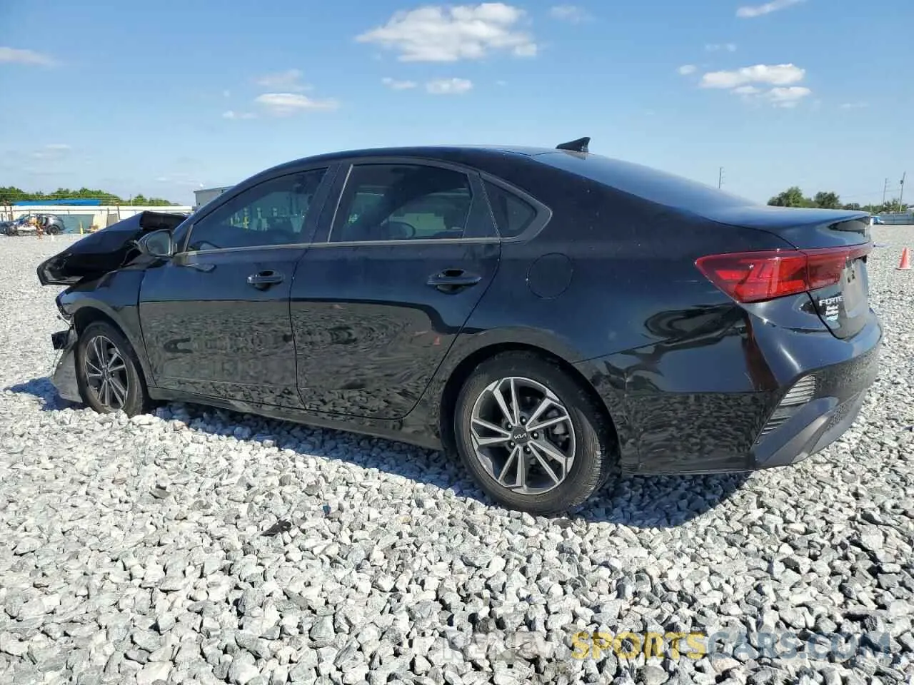2 fotografías del automóvil dañado 3KPF24AD2PE629211 KIA FORTE 2023