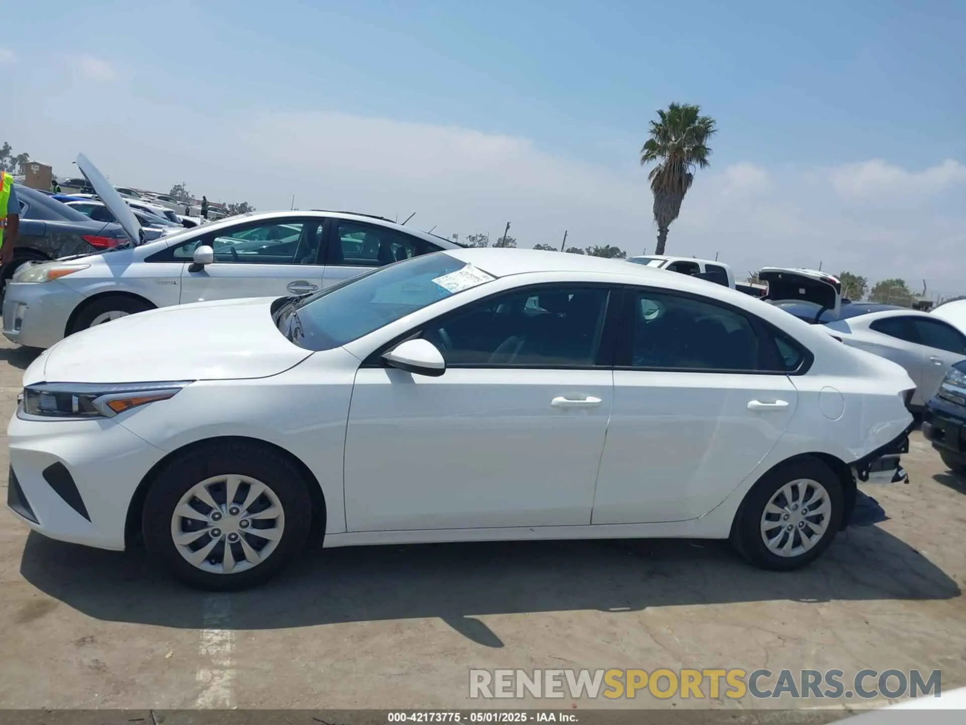 15 fotografías del automóvil dañado 3KPF24AD2PE642816 KIA FORTE 2023