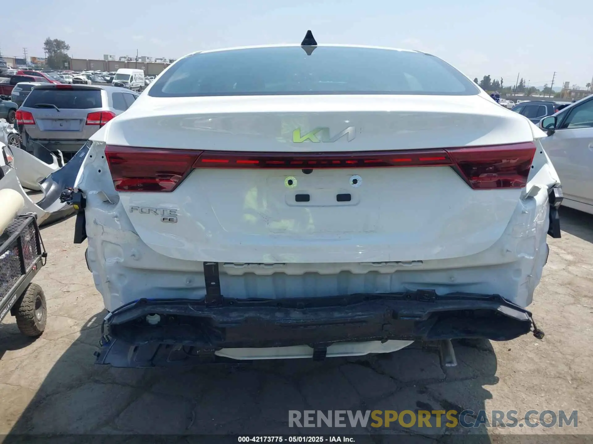 6 fotografías del automóvil dañado 3KPF24AD2PE642816 KIA FORTE 2023
