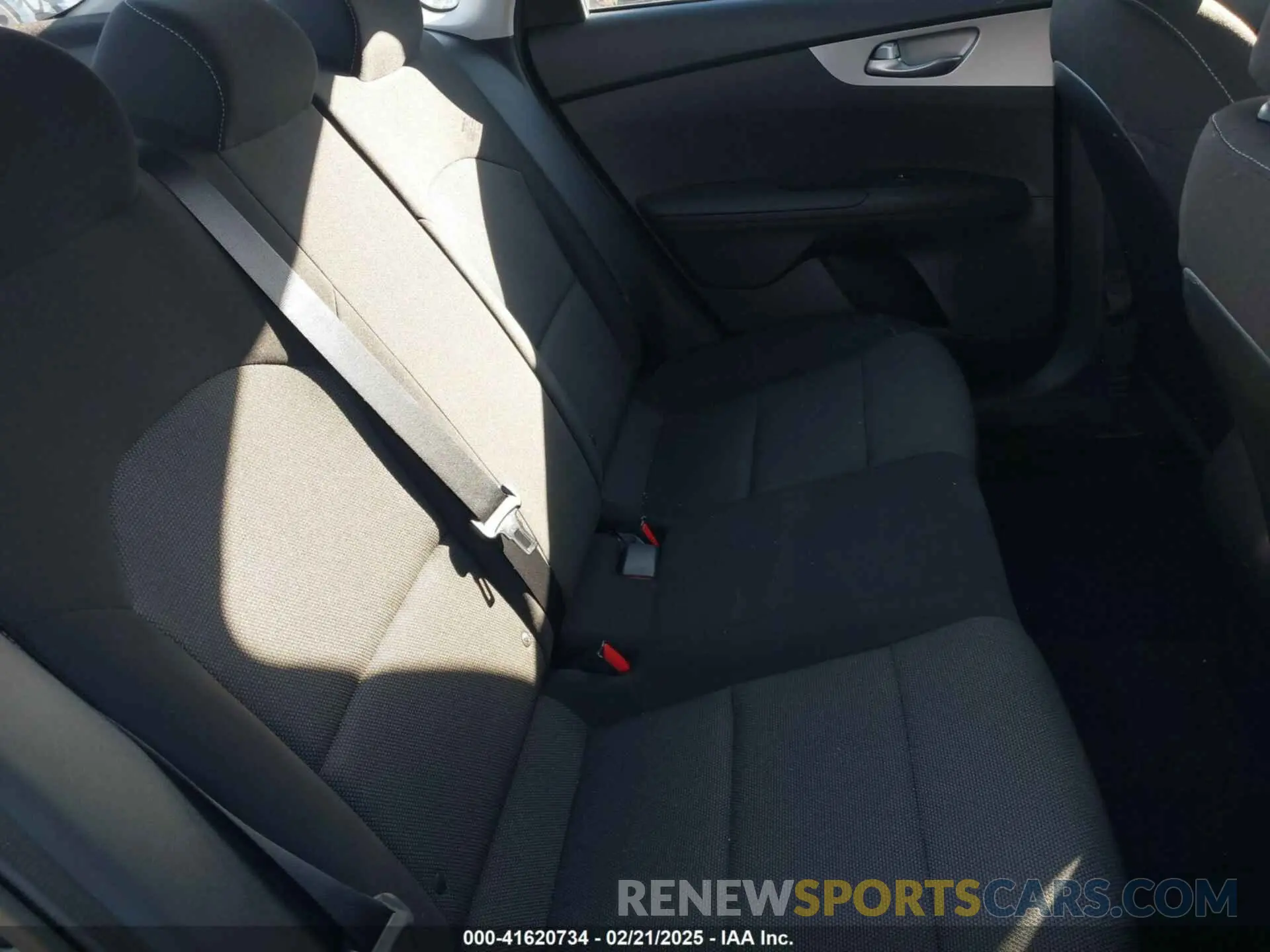 8 fotografías del automóvil dañado 3KPF24AD2PE652312 KIA FORTE 2023