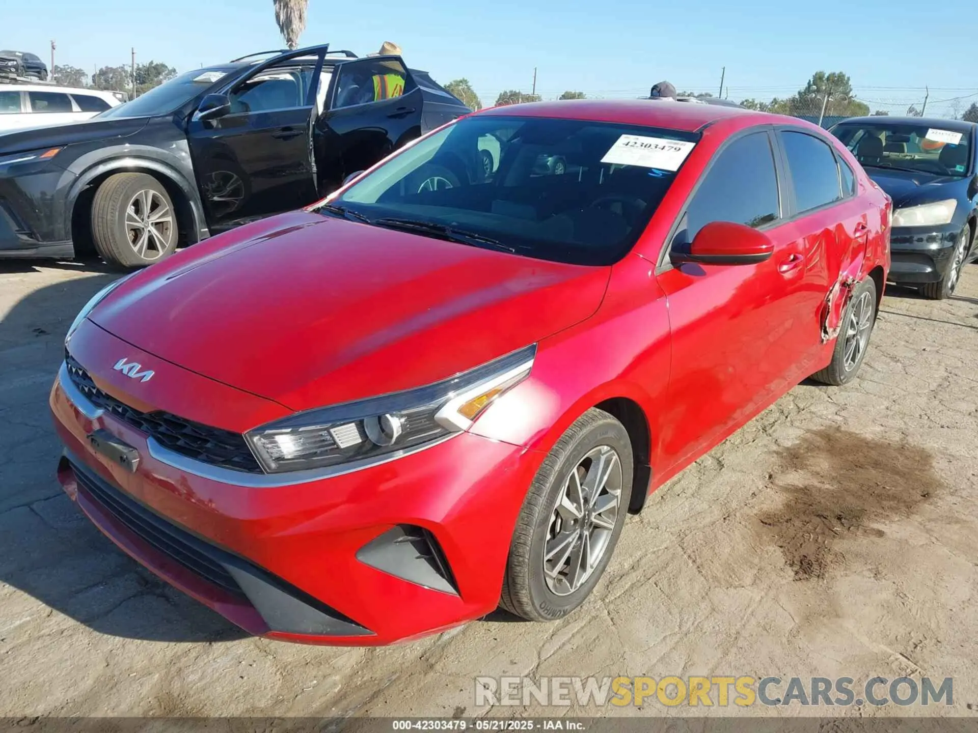 2 fotografías del automóvil dañado 3KPF24AD3PE516898 KIA FORTE 2023
