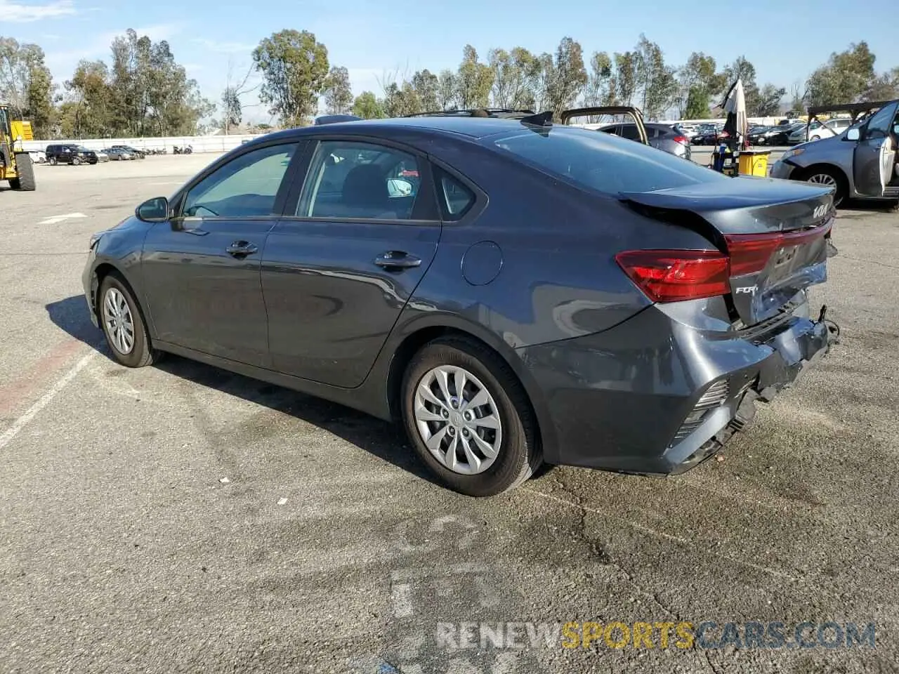 2 fotografías del automóvil dañado 3KPF24AD3PE565888 KIA FORTE 2023