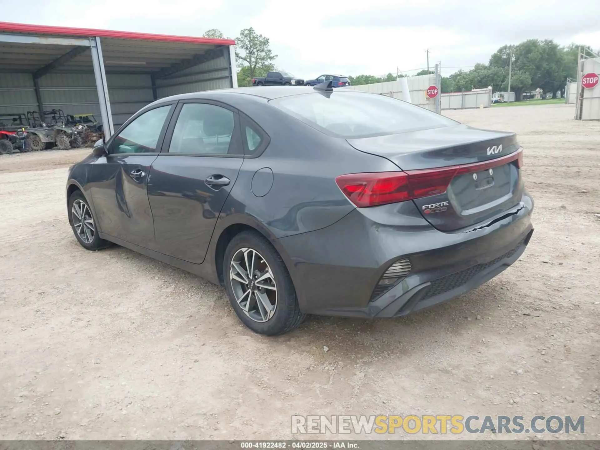 3 fotografías del automóvil dañado 3KPF24AD3PE566815 KIA FORTE 2023
