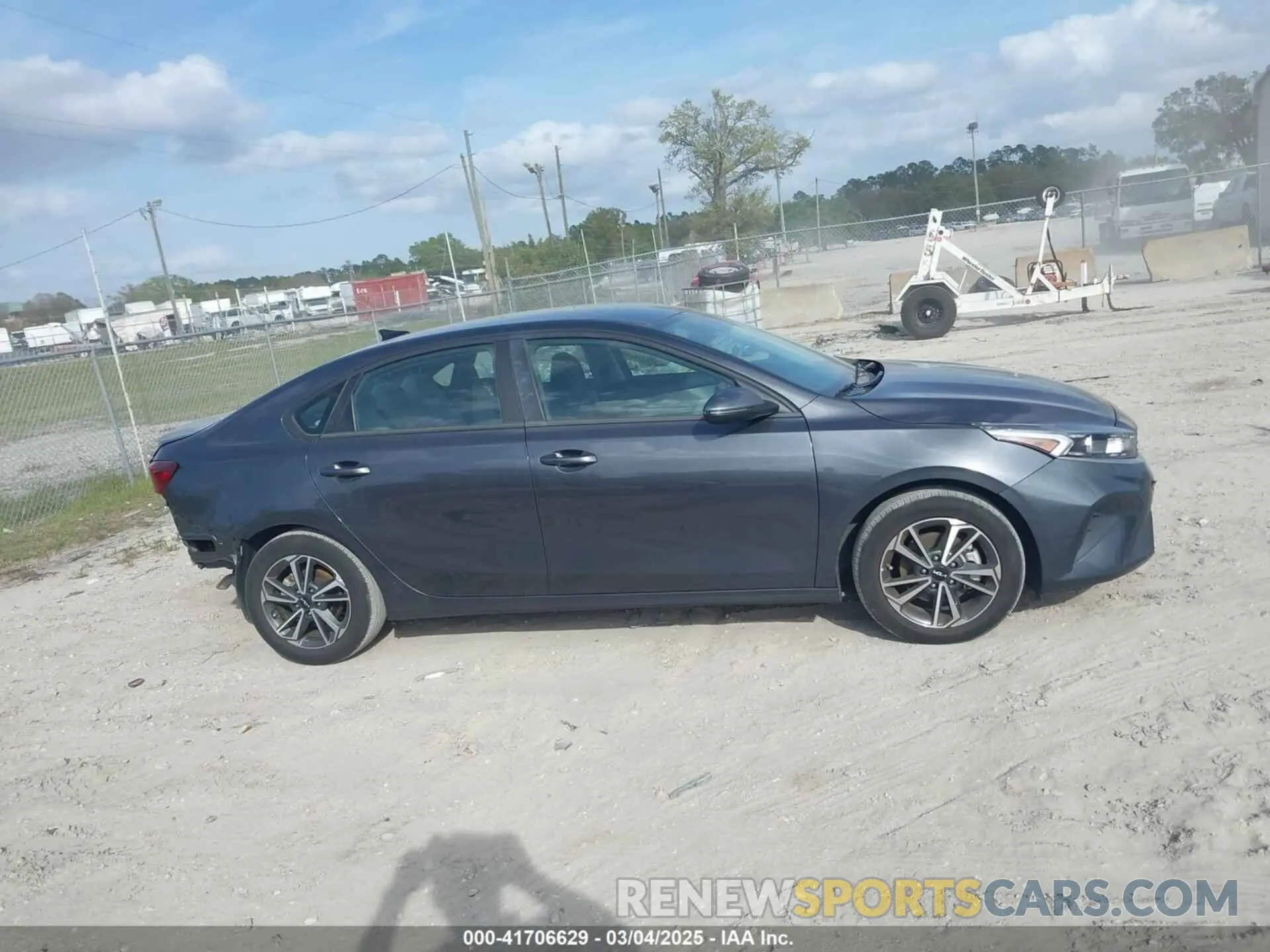 13 fotografías del automóvil dañado 3KPF24AD3PE591195 KIA FORTE 2023