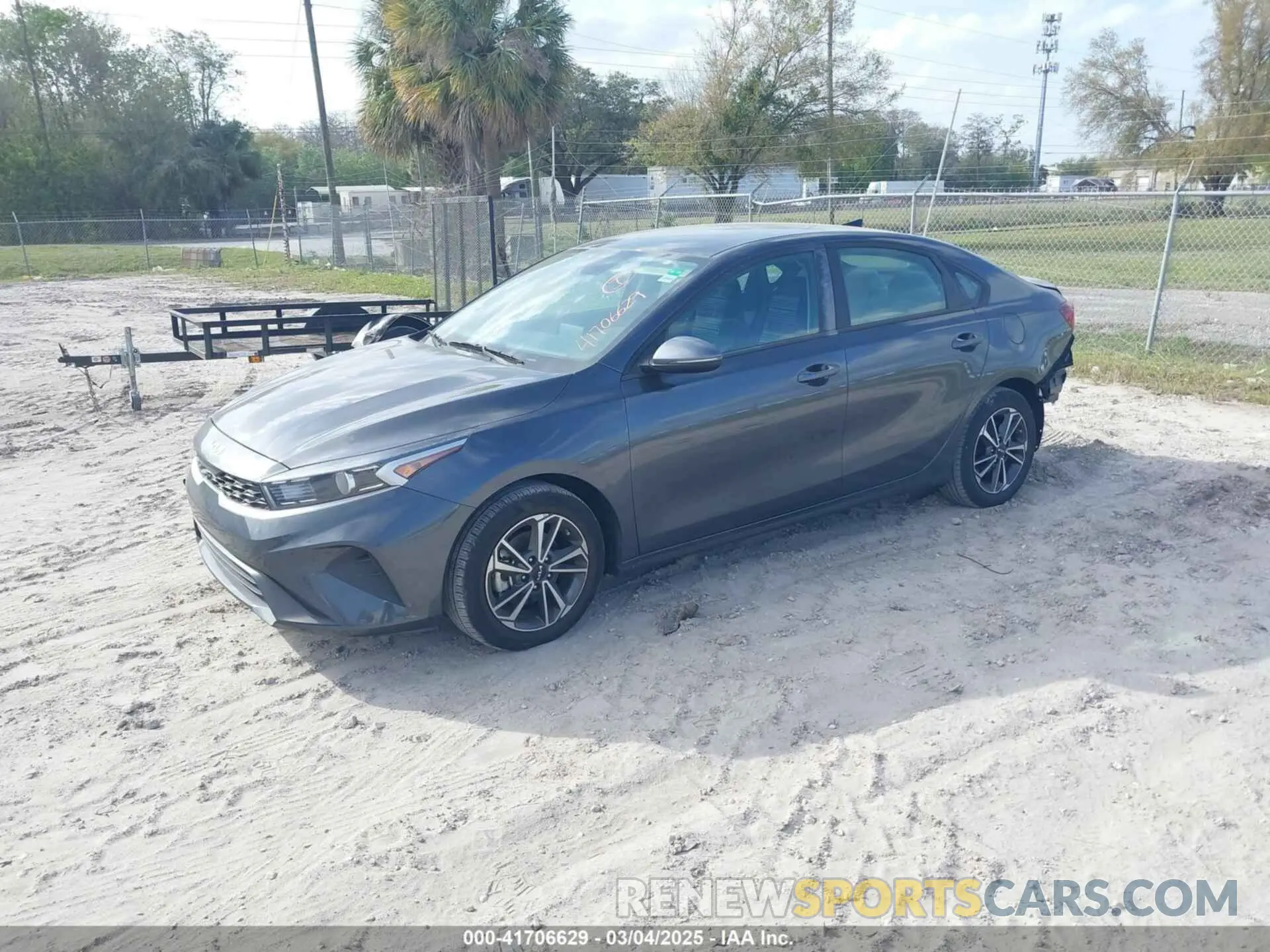 2 fotografías del automóvil dañado 3KPF24AD3PE591195 KIA FORTE 2023
