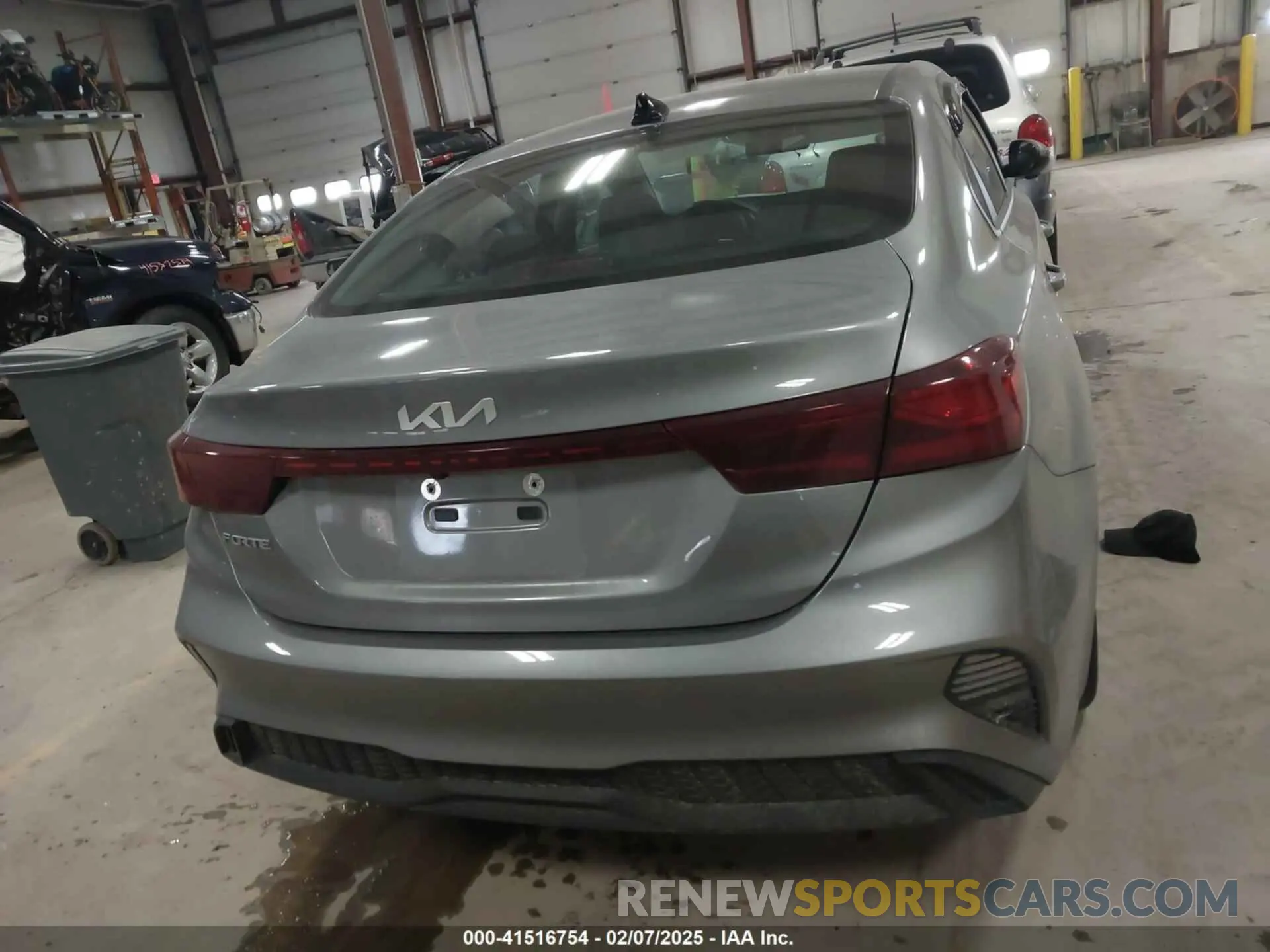 16 fotografías del automóvil dañado 3KPF24AD3PE603913 KIA FORTE 2023