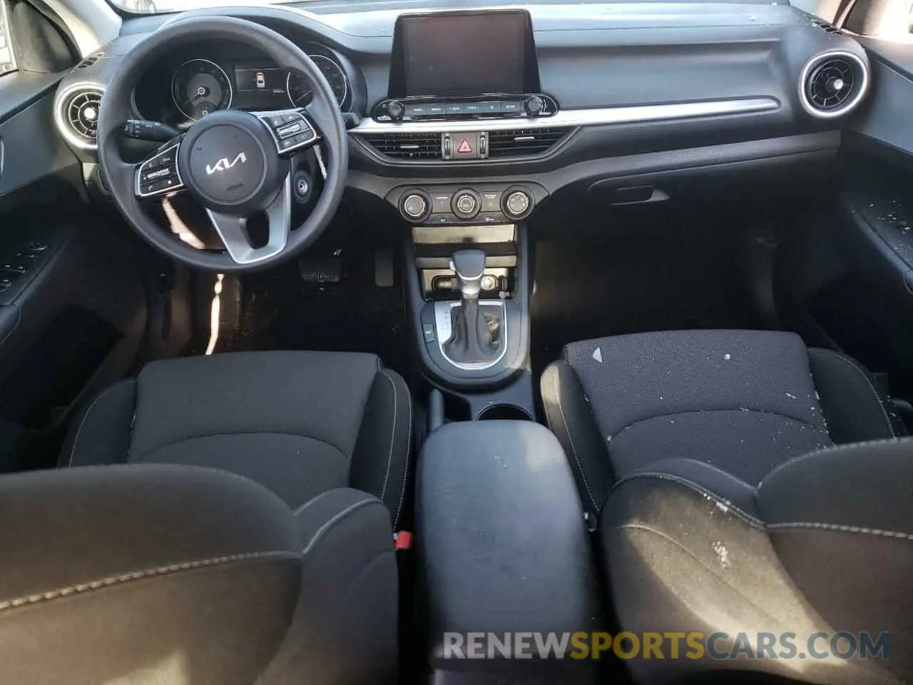 8 fotografías del automóvil dañado 3KPF24AD3PE625555 KIA FORTE 2023