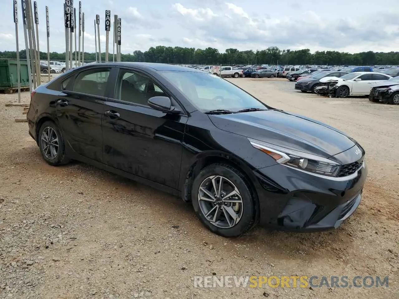 4 fotografías del automóvil dañado 3KPF24AD3PE631405 KIA FORTE 2023