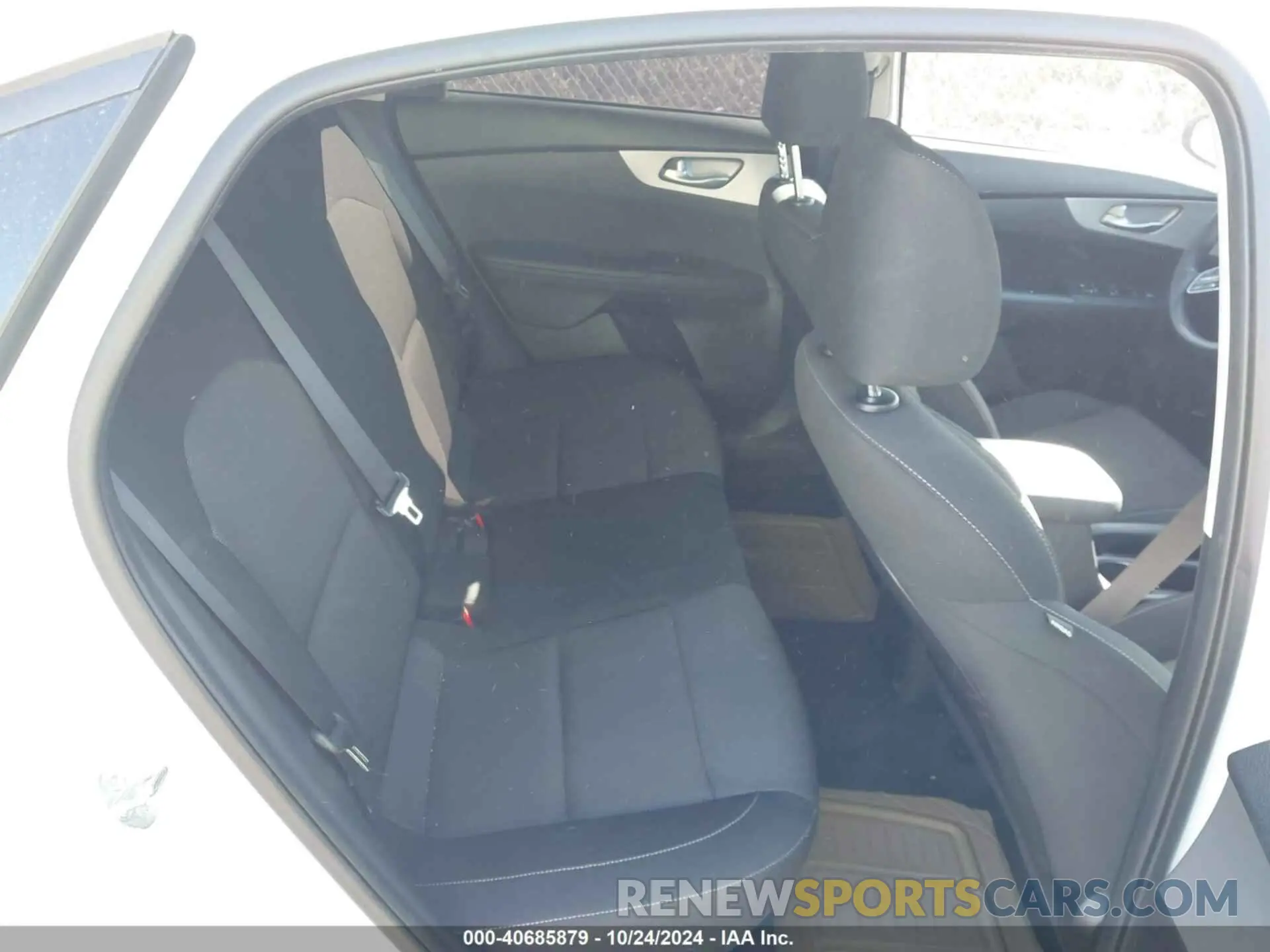 8 fotografías del automóvil dañado 3KPF24AD3PE643392 KIA FORTE 2023